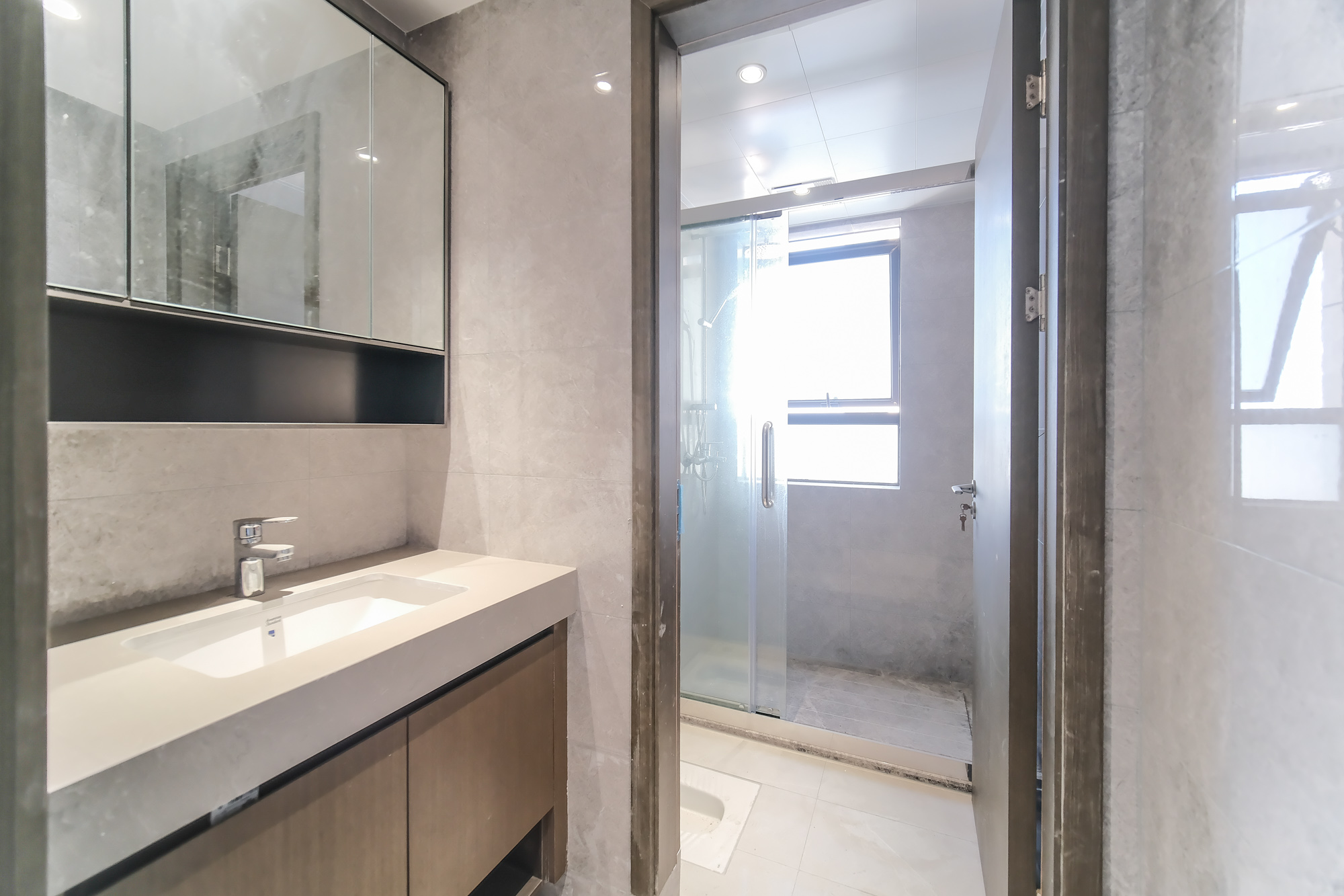 荣盛锦绣学府  3室2厅2卫    100.0万 荣盛锦绣学府  3室2厅2卫    100.0万卫生间