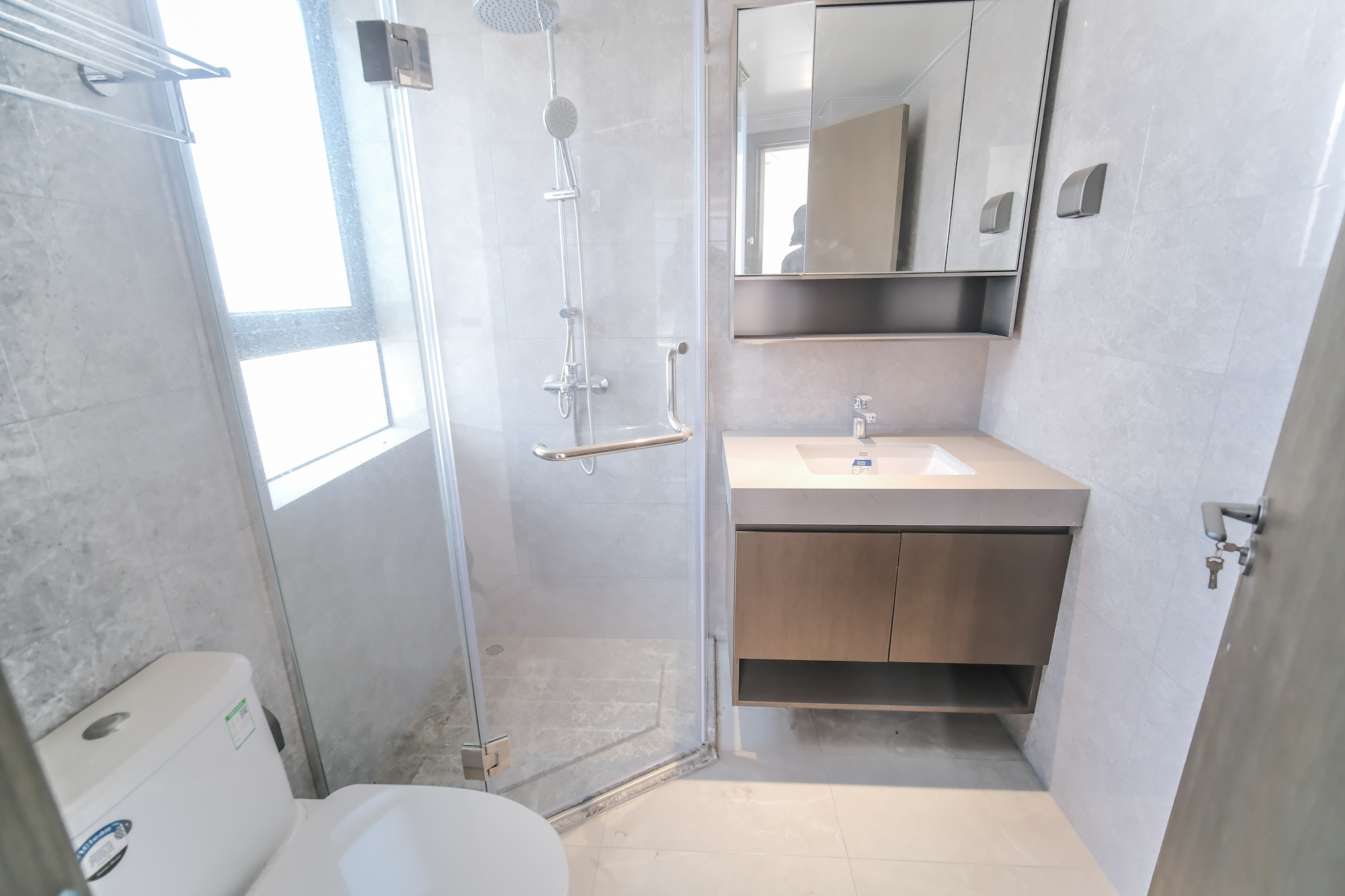 荣盛锦绣学府  3室2厅2卫    100.0万 荣盛锦绣学府  3室2厅2卫    100.0万卫生间