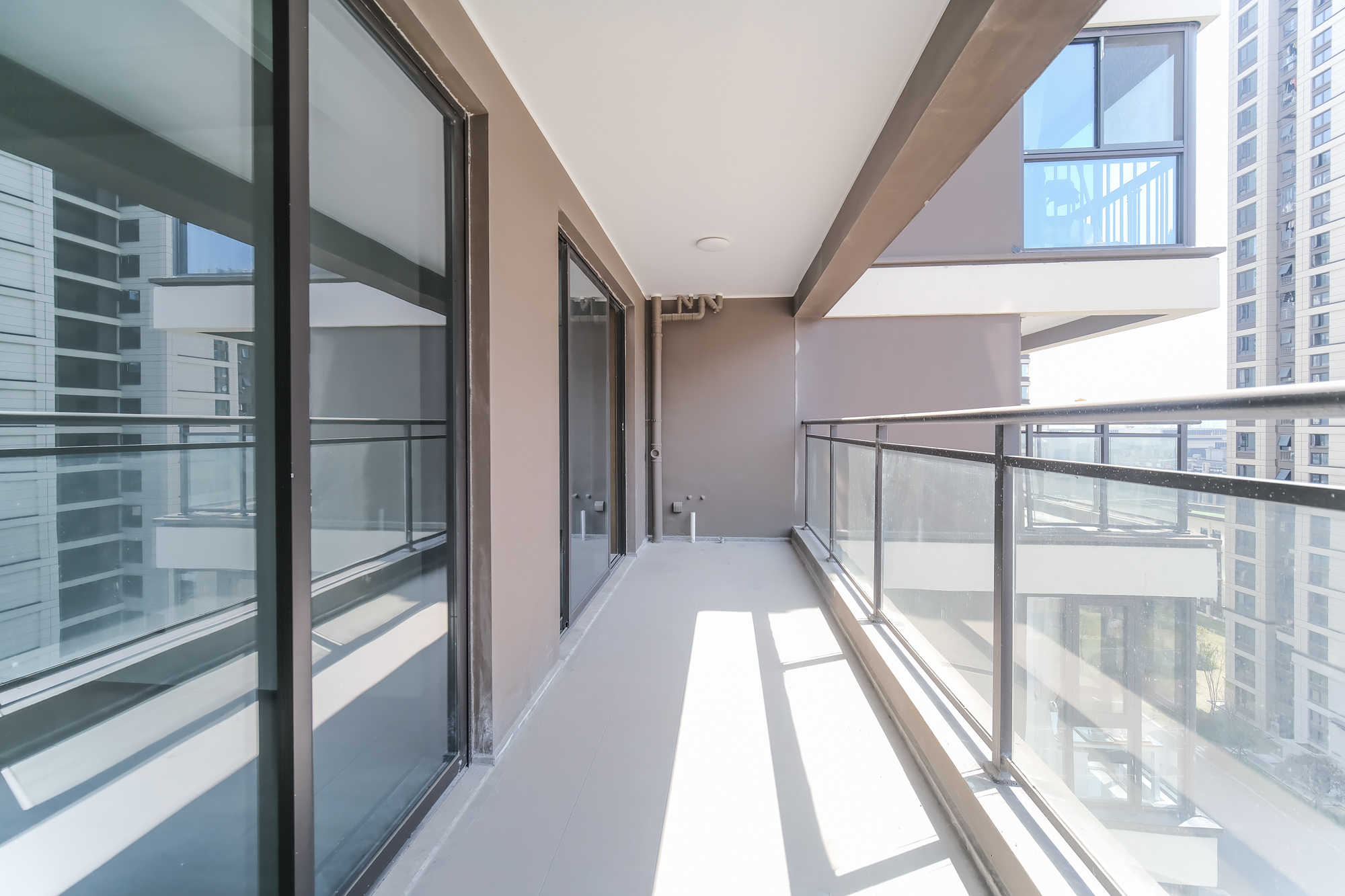 荣盛锦绣学府  3室2厅2卫    100.0万 荣盛锦绣学府  3室2厅2卫    100.0万阳台