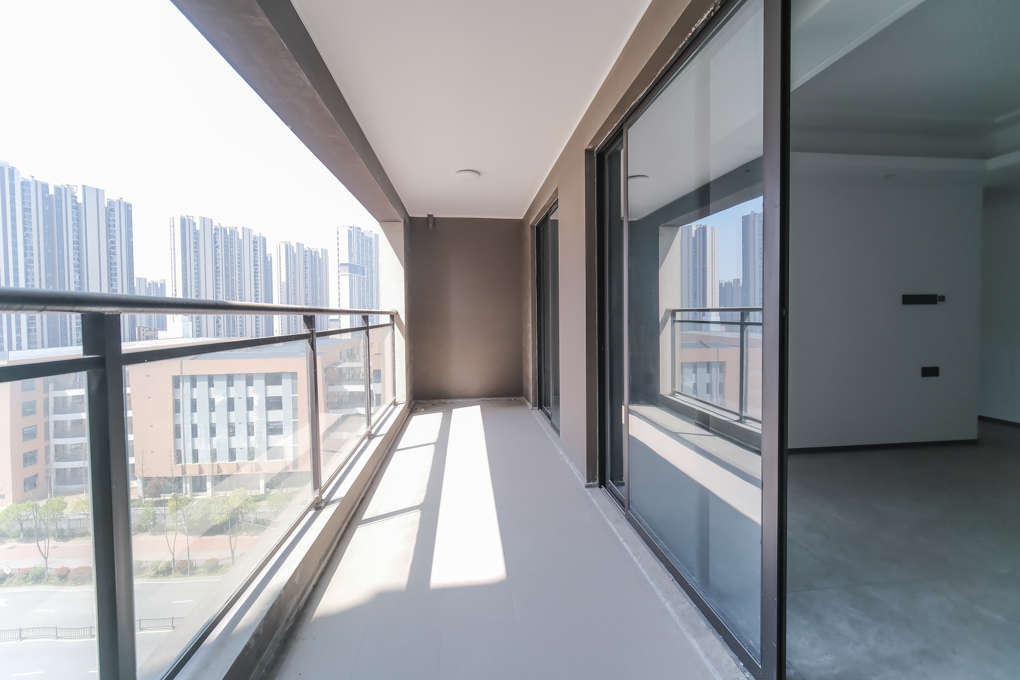 荣盛锦绣学府  3室2厅2卫    100.0万 荣盛锦绣学府  3室2厅2卫    100.0万阳台