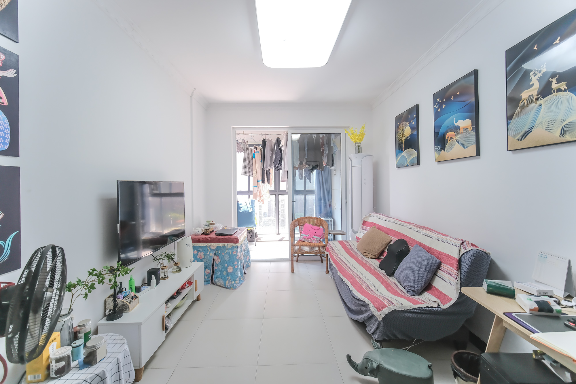 荣盛花语城  2室2厅1卫    45.0万 荣盛花语城  2室2厅1卫    45.0万客厅