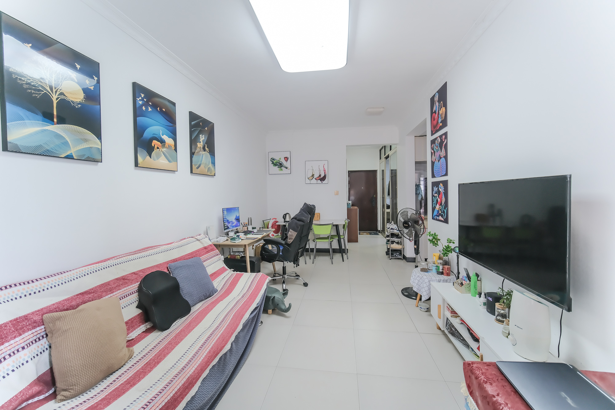 荣盛花语城  2室2厅1卫    45.0万 荣盛花语城  2室2厅1卫    45.0万客厅