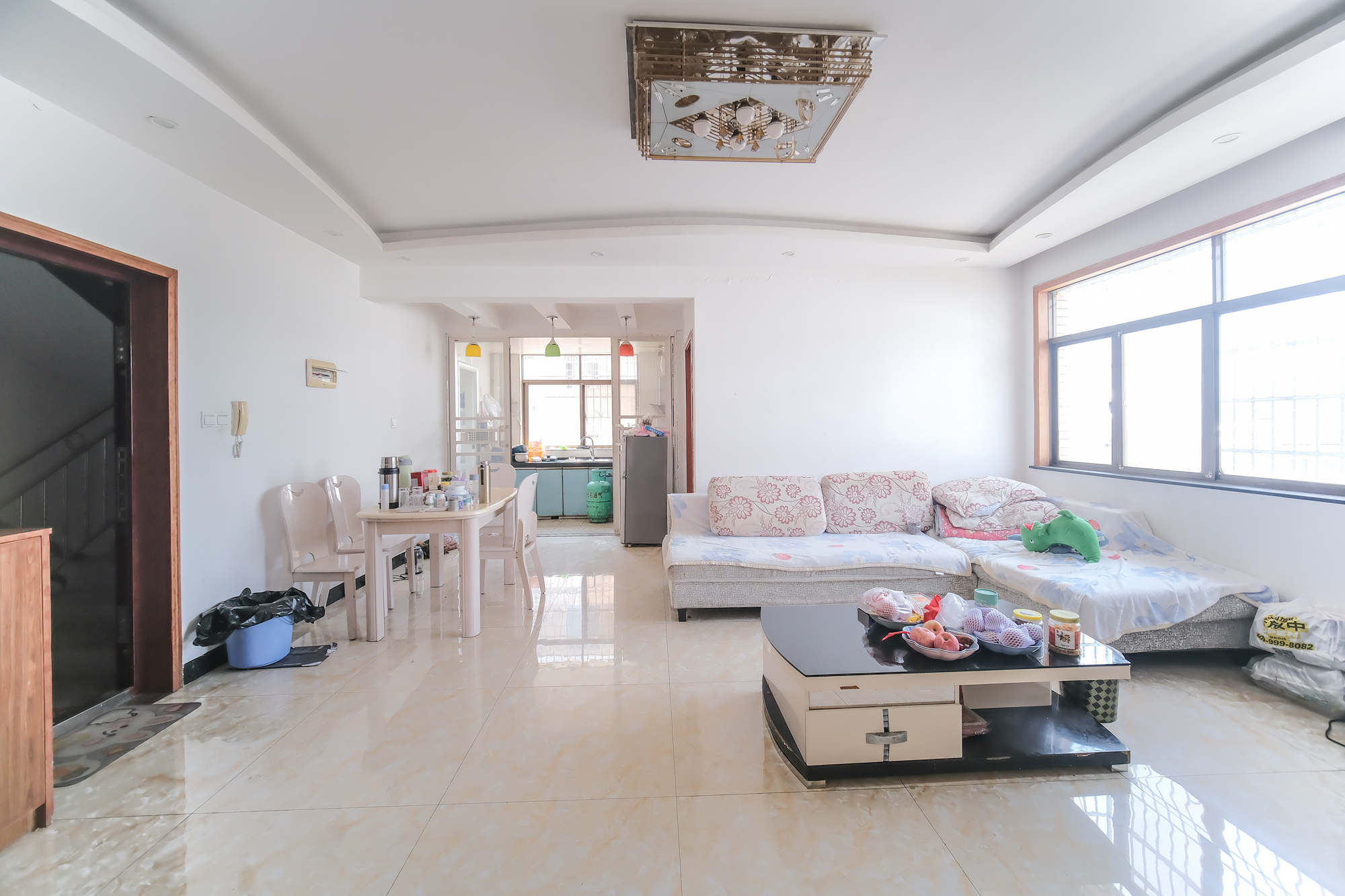 龙塘安置区(龙塘小区) 3室2厅1卫 55.8万 龙塘安置区(龙塘小区) 3室2厅1卫 55.8万客厅