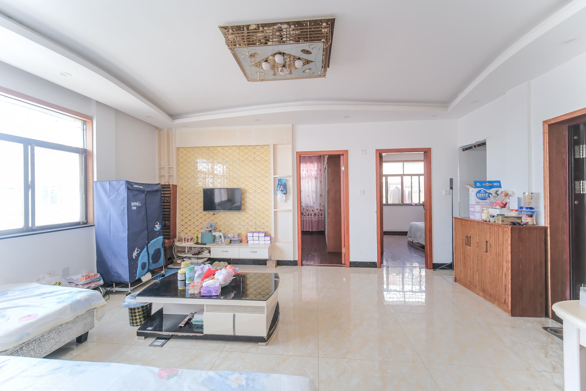 龙塘安置区(龙塘小区) 3室2厅1卫 55.8万 龙塘安置区(龙塘小区) 3室2厅1卫 55.8万客厅