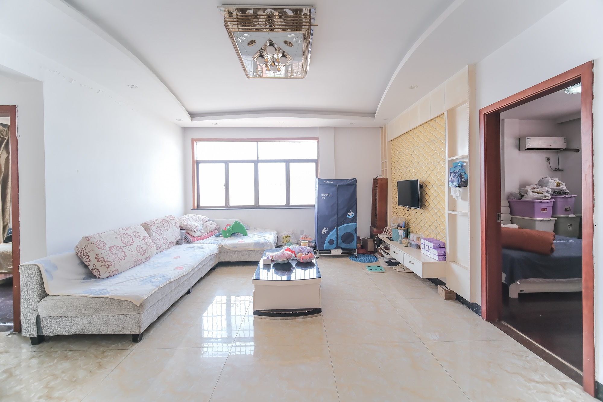 龙塘安置区(龙塘小区) 3室2厅1卫 55.8万 龙塘安置区(龙塘小区) 3室2厅1卫 55.8万客厅