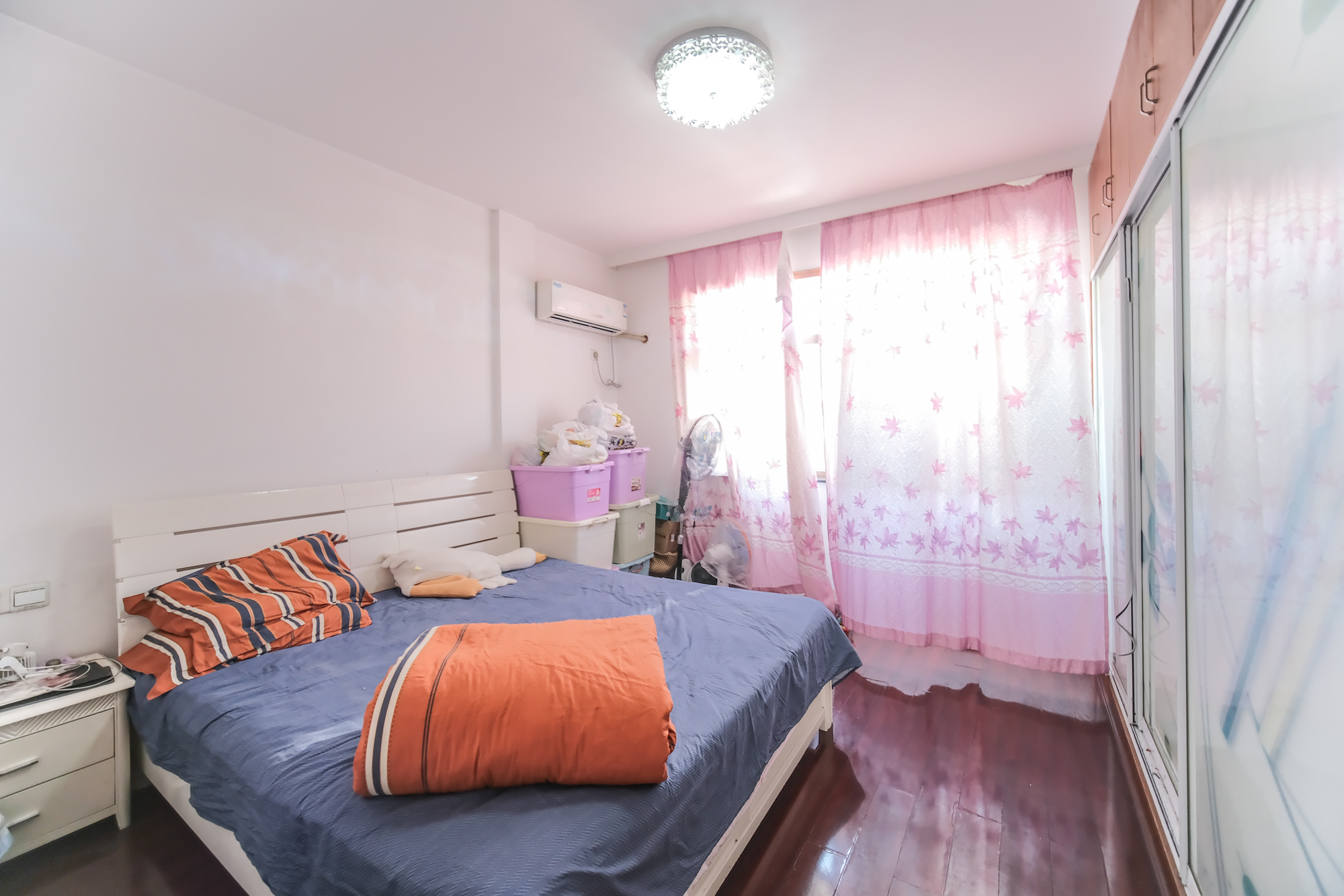 龙塘安置区(龙塘小区) 3室2厅1卫 55.8万 龙塘安置区(龙塘小区) 3室2厅1卫 55.8万卧室