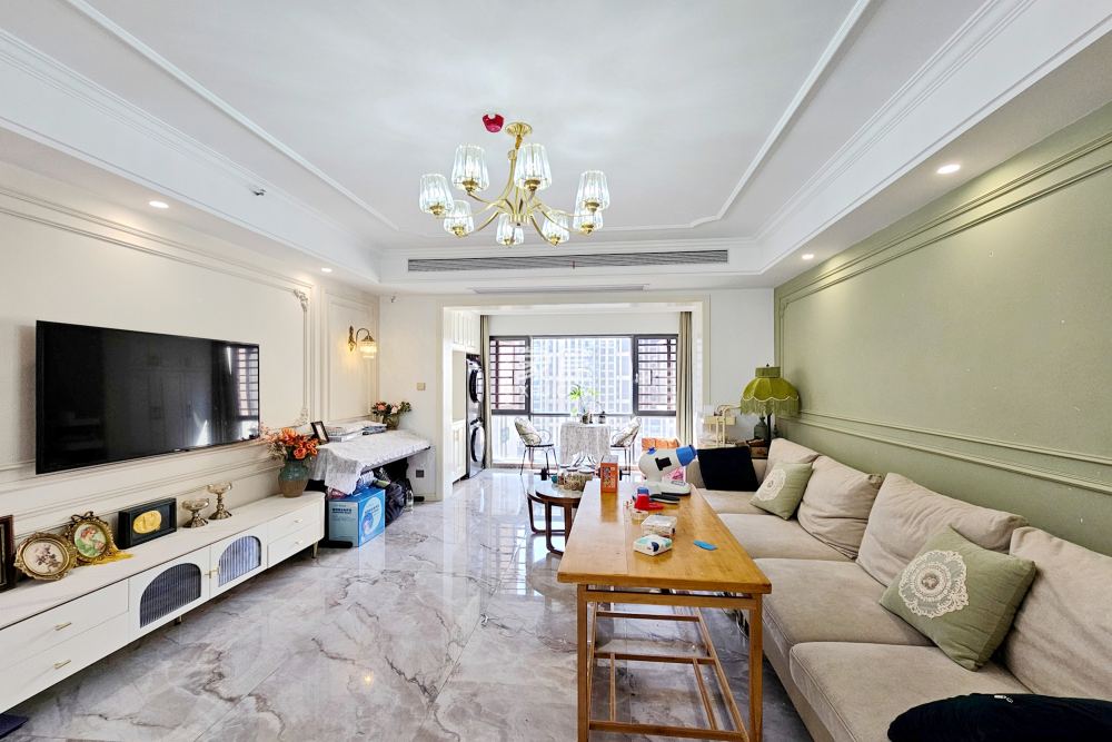 阳光城尚东湾凌云府  4室2厅2卫    180.0万