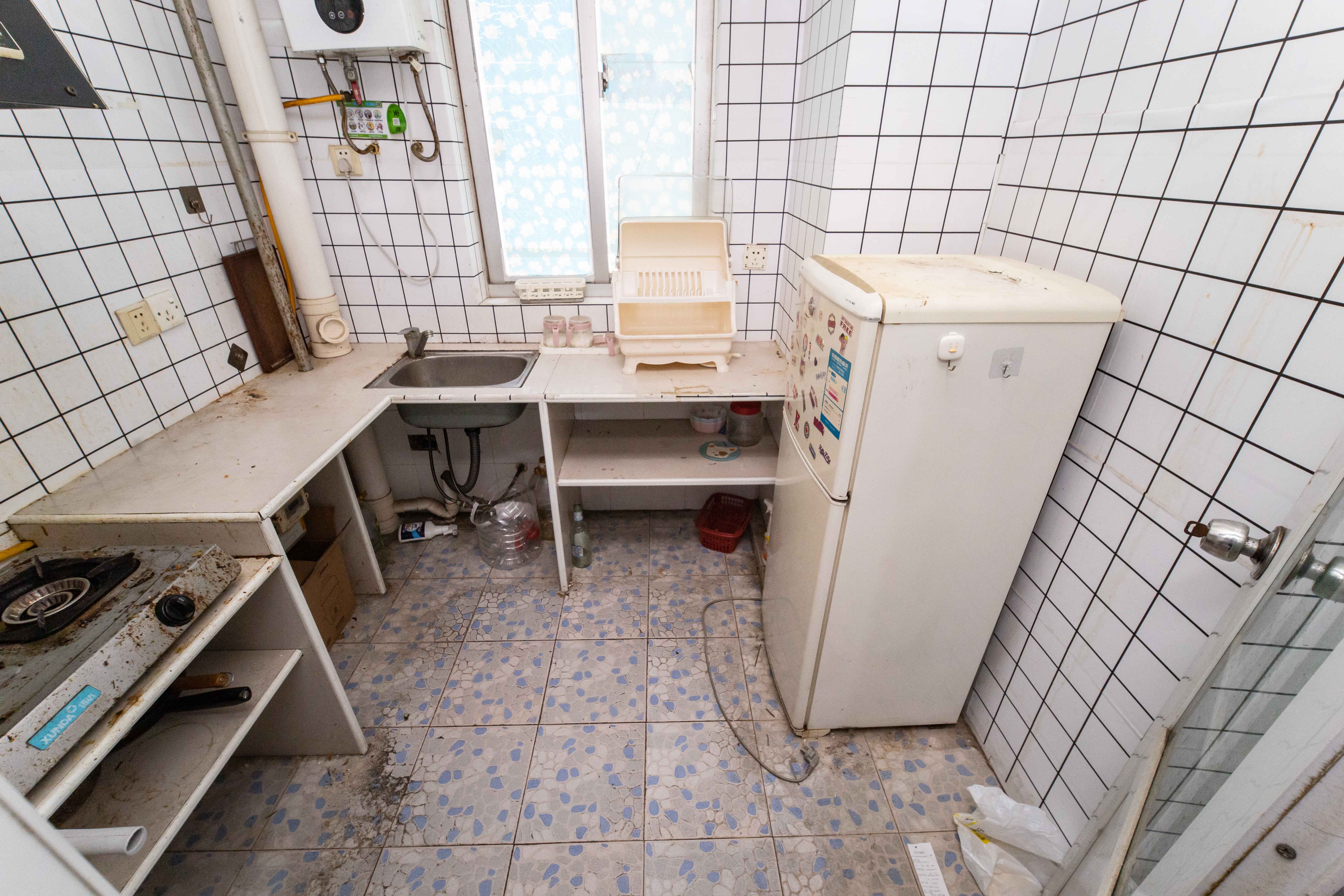 上河国际B座  1室1厅1卫   45.00万厨房