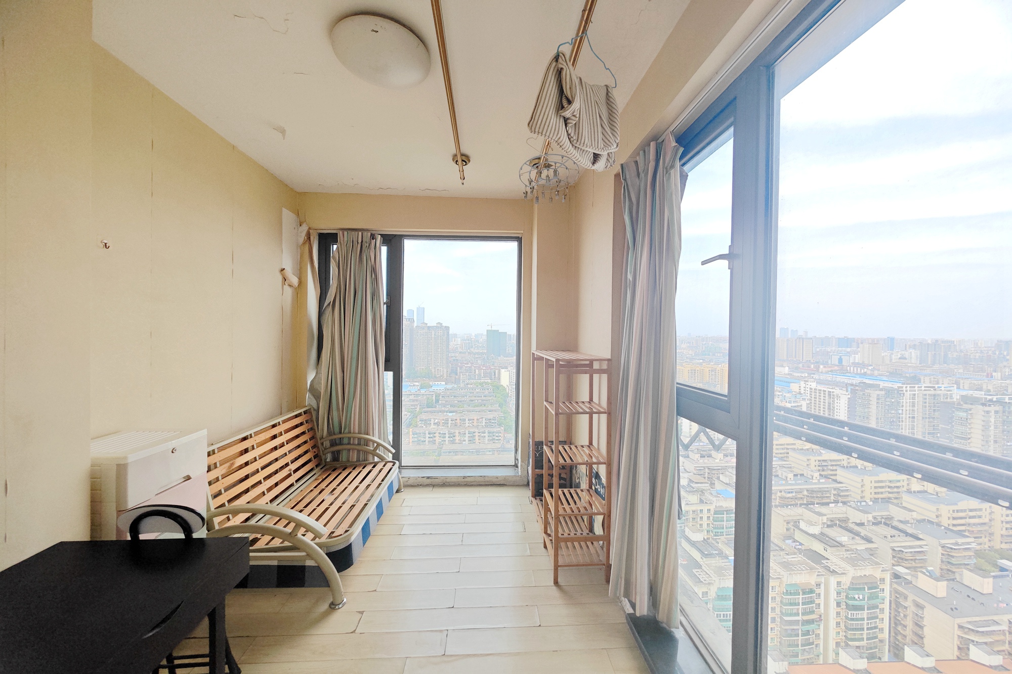 佳天瑞宁花园  1室1厅1卫    43.5万 佳天瑞宁花园  1室1厅1卫    43.5万阳台