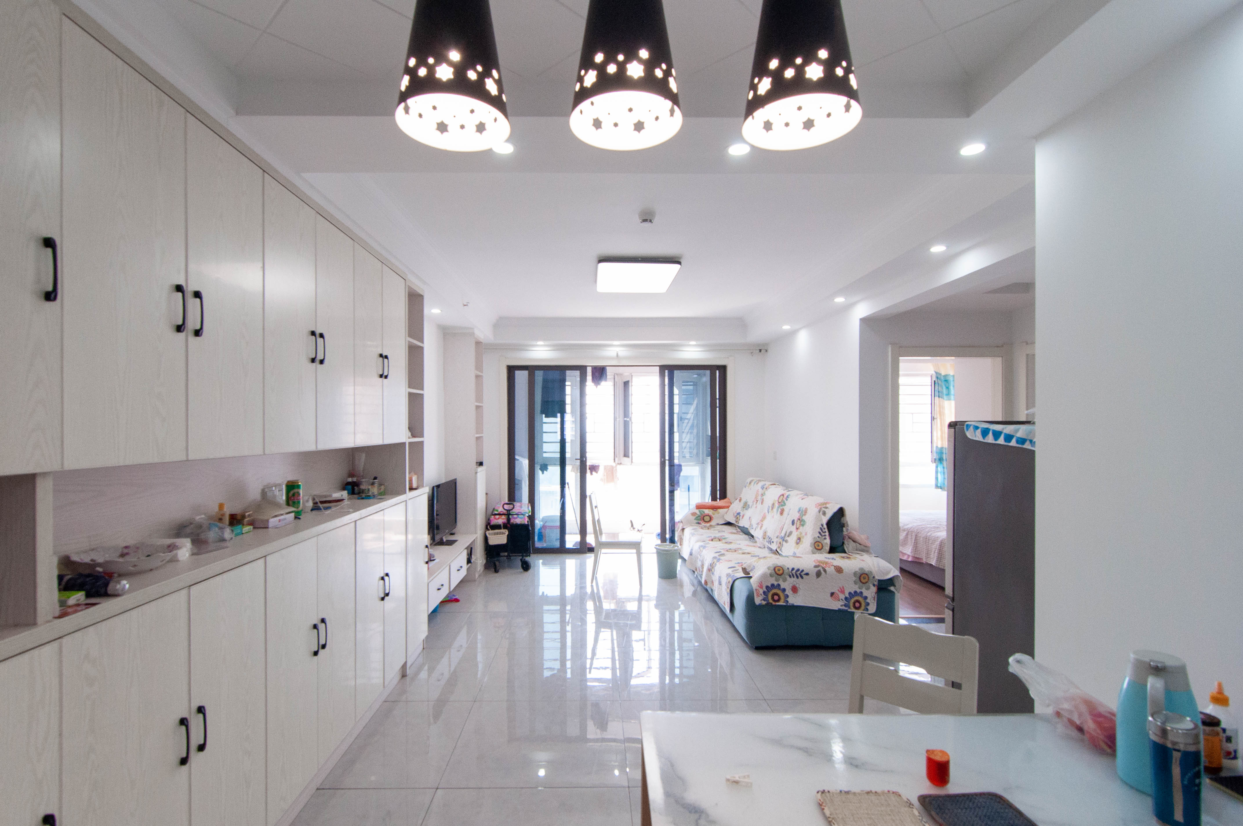 佳兆业云顶梅溪湖(佳兆业梅溪荟) 3室2厅1卫 102.0万 佳兆业云顶梅溪湖(佳兆业梅溪荟) 3室2厅1卫 102.0万客厅