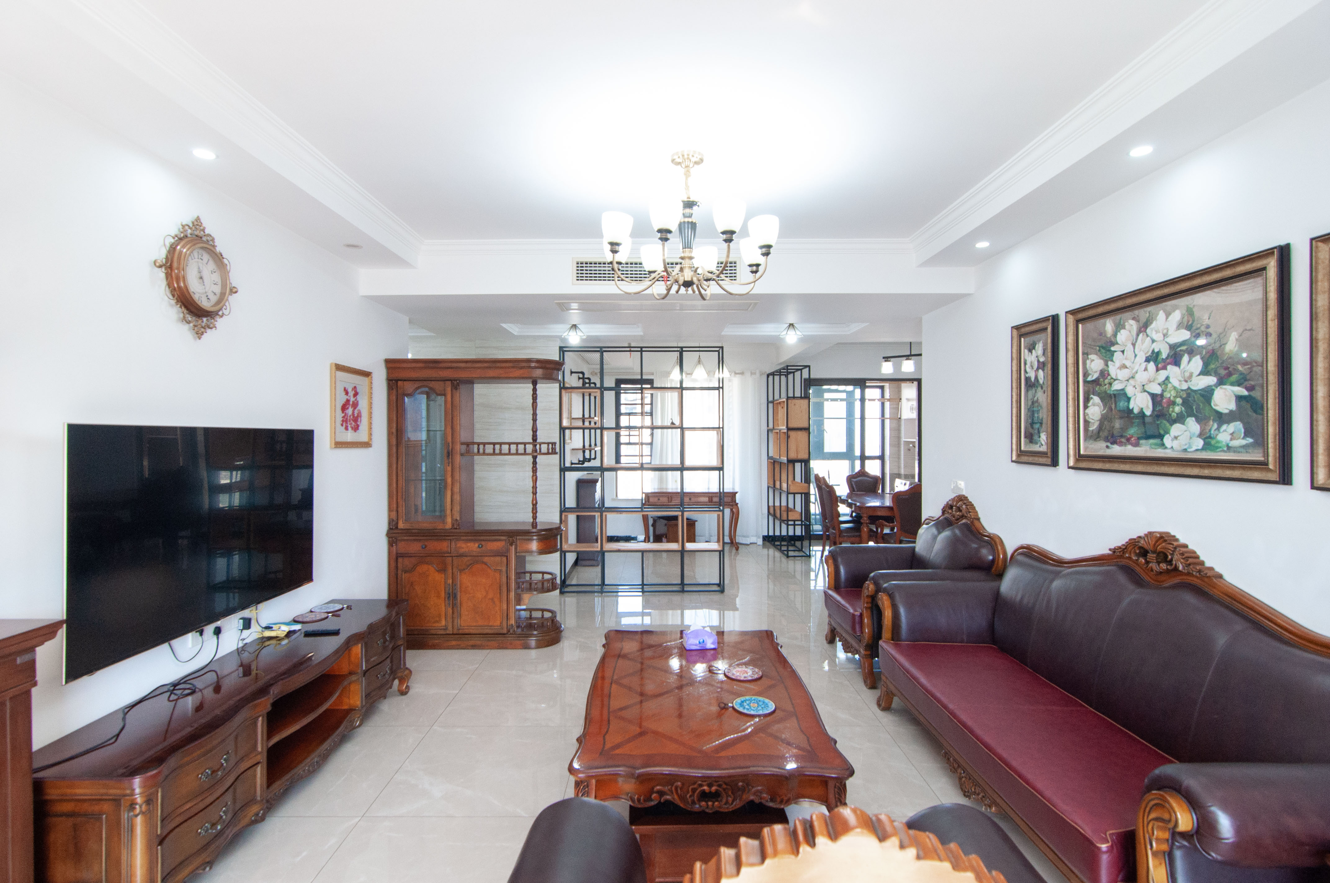 金茂梅溪湖  4室2厅2卫    280.0万 金茂梅溪湖  4室2厅2卫    280.0万客厅