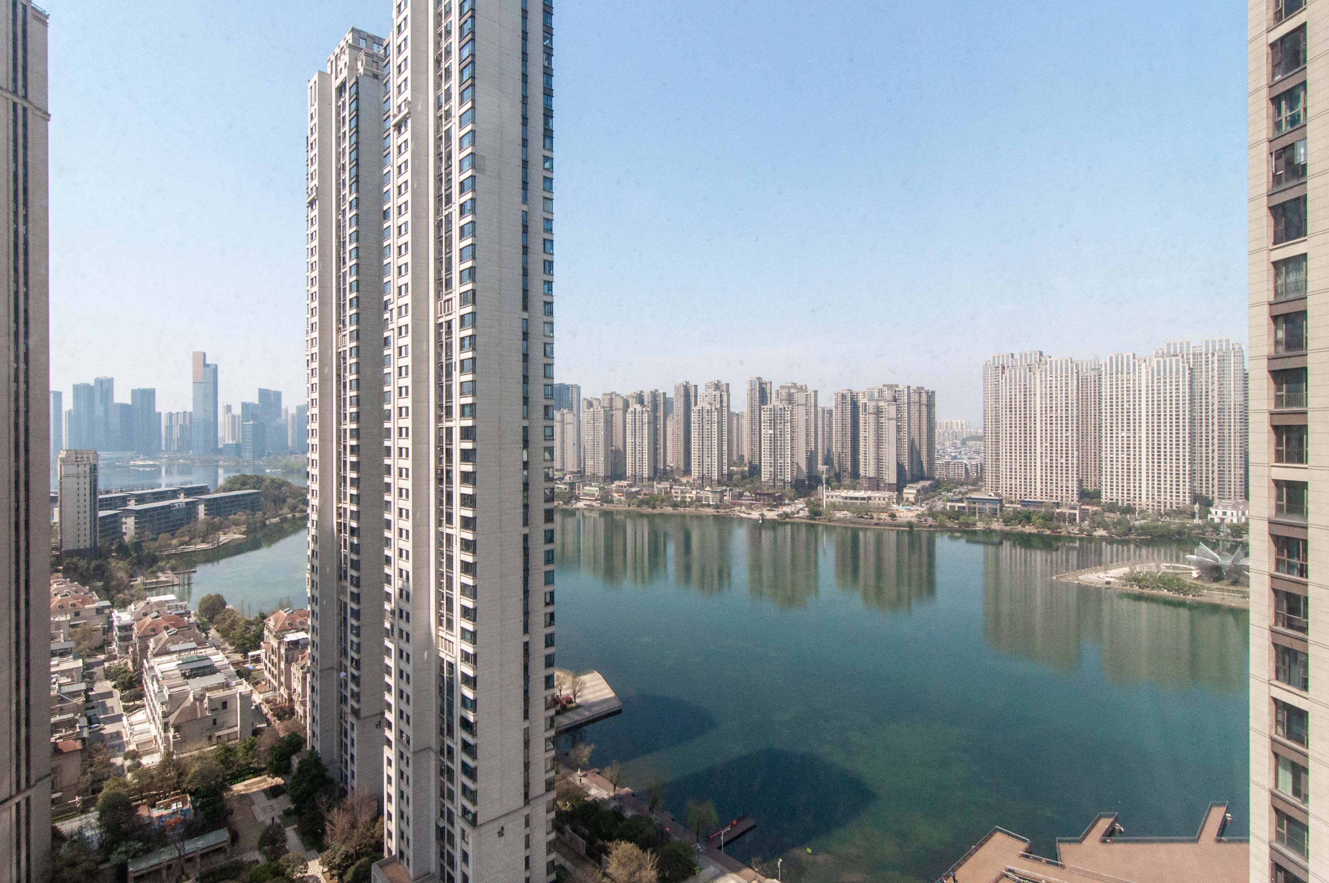 金茂梅溪湖  4室2厅2卫   400.00万其他