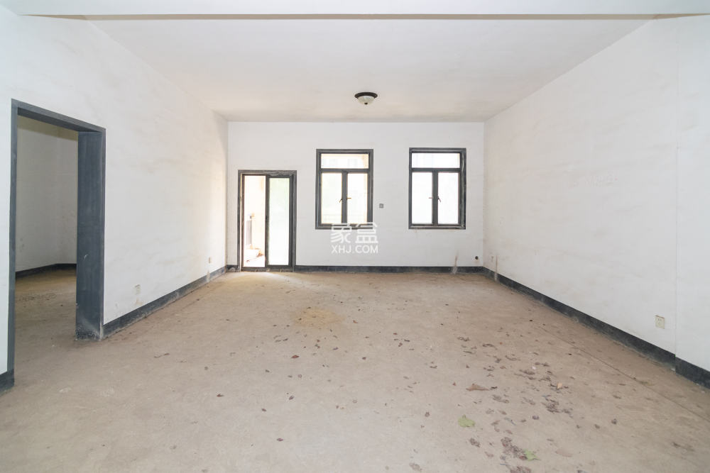 润和紫郡一期  5室2厅2卫    172.0万