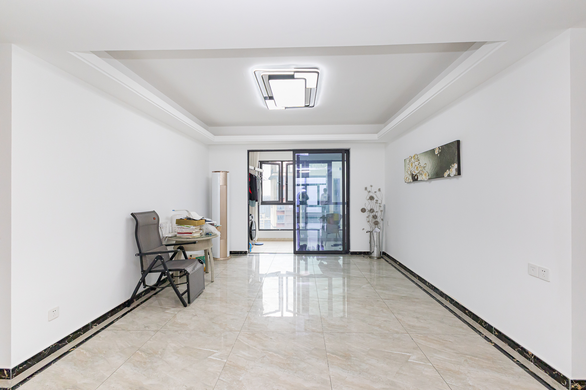 万润滨江天著 4室2厅2卫 126.0万 万润滨江天著 4室2厅2卫 126.0万客厅