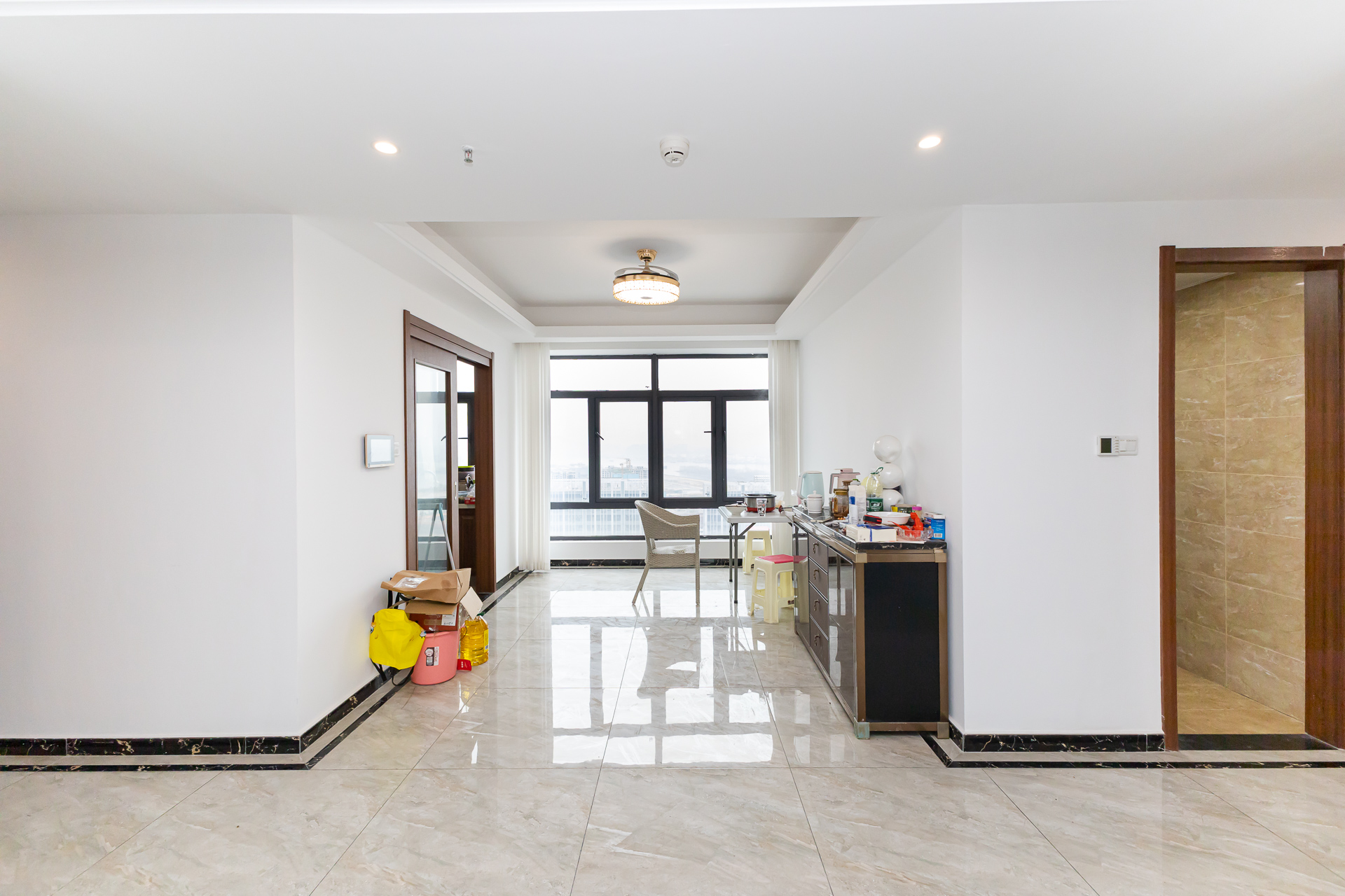 万润滨江天著 4室2厅2卫 126.0万 万润滨江天著 4室2厅2卫 126.0万客厅