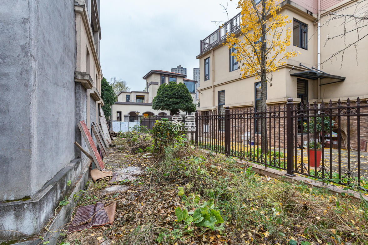 南山苏迪亚诺 8室3厅6卫 518.0万 南山苏迪亚诺 8室3厅6卫 518.0万其他