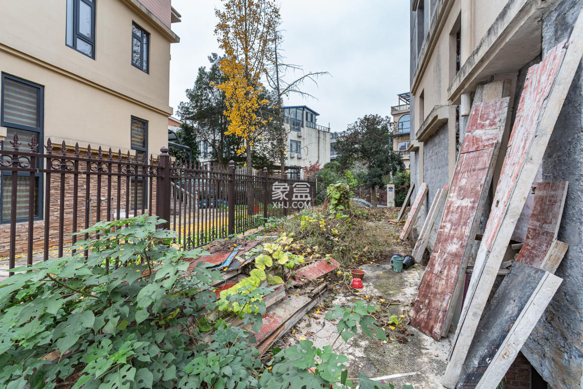 南山苏迪亚诺 8室3厅6卫 518.0万 南山苏迪亚诺 8室3厅6卫 518.0万其他