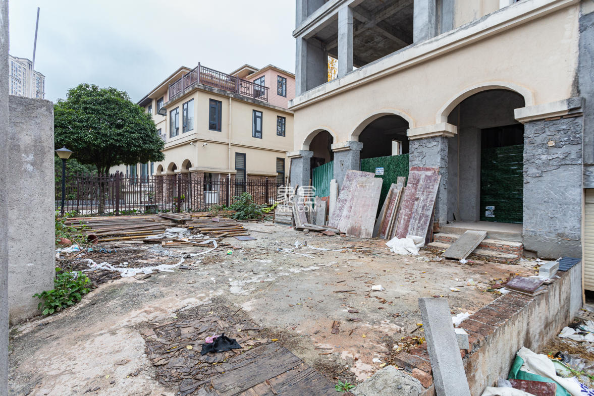 南山苏迪亚诺 8室3厅6卫 518.0万 南山苏迪亚诺 8室3厅6卫 518.0万其他