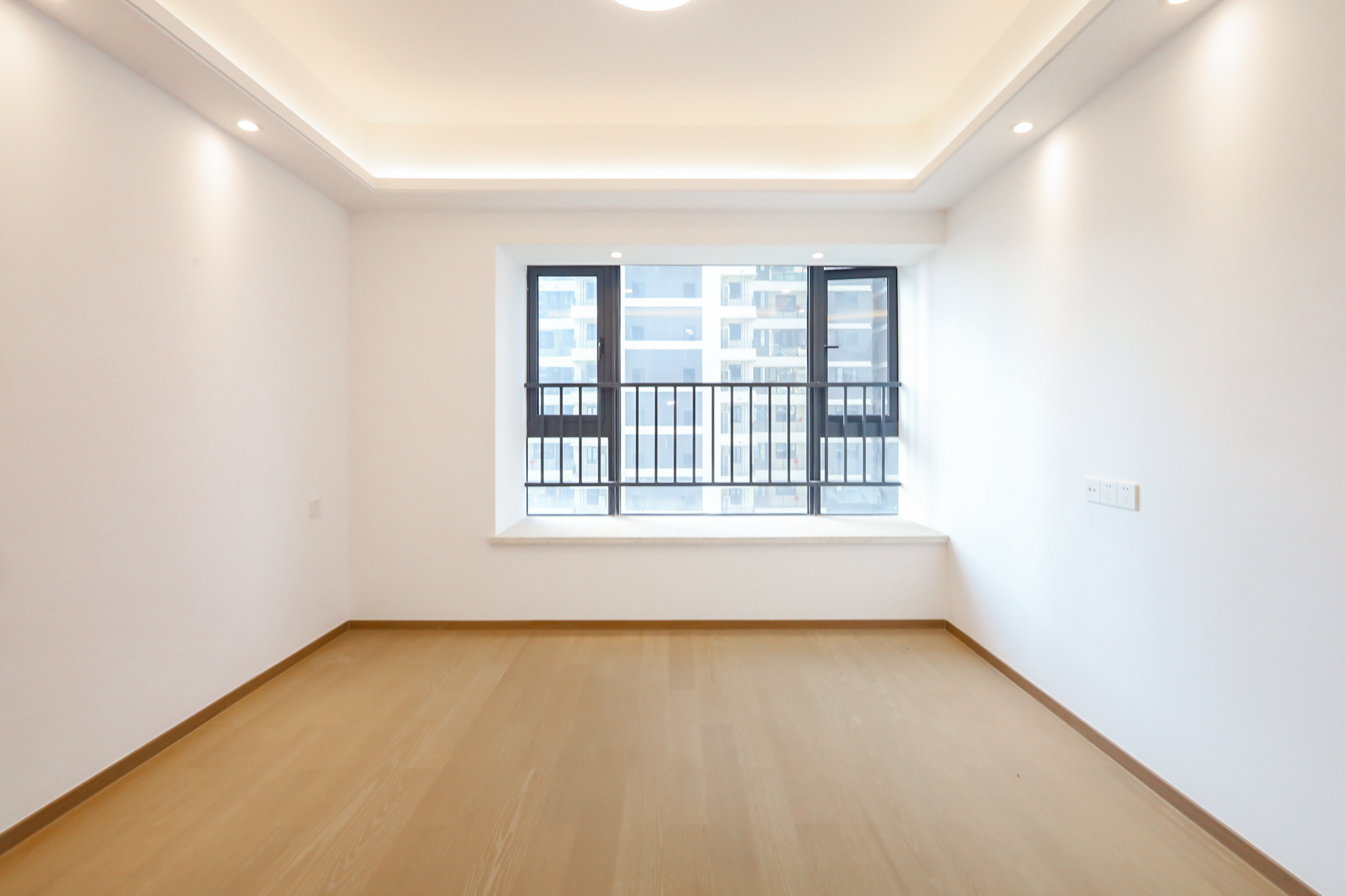 滨江府1913  4室2厅3卫    340.0万卧室