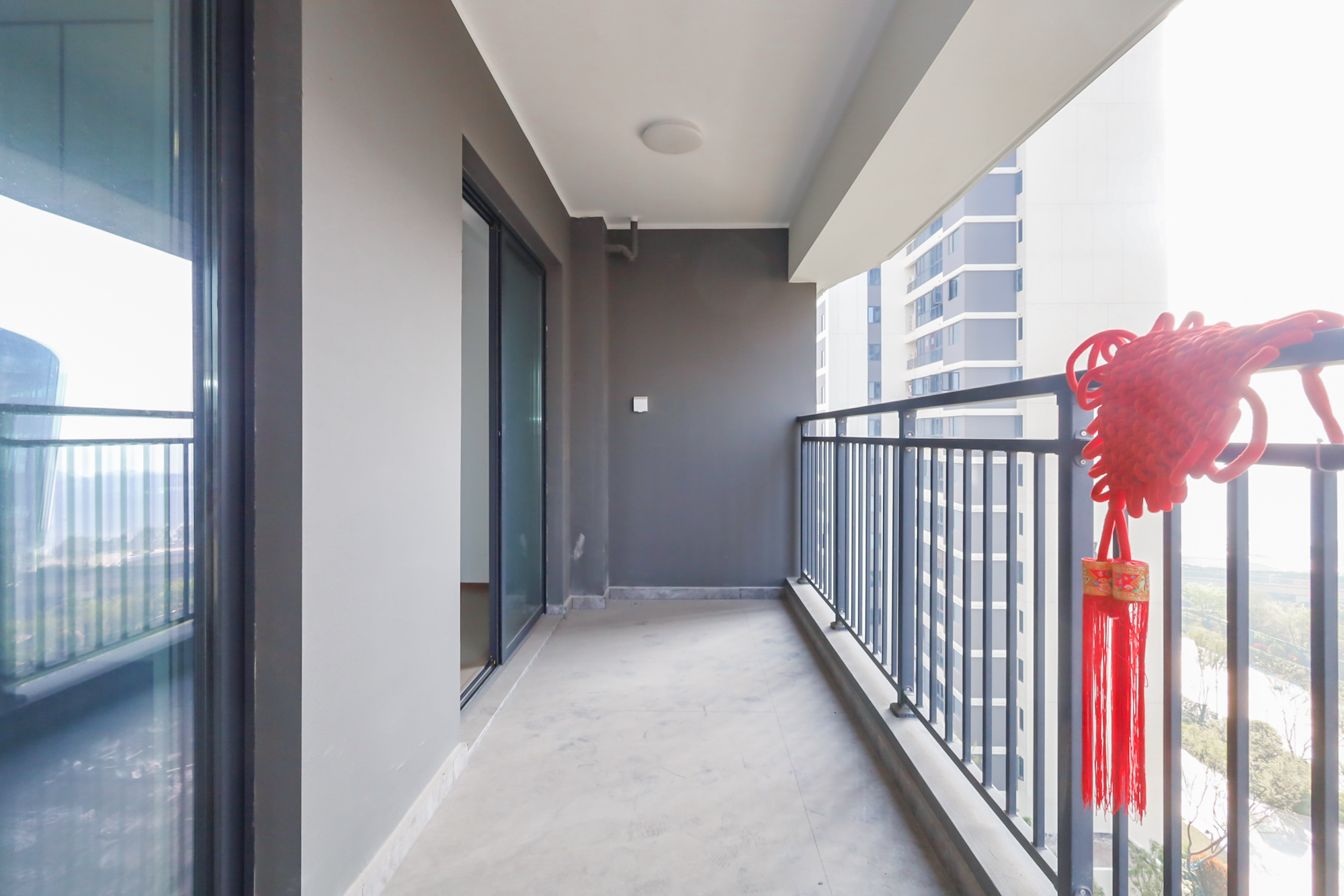 滨江府1913  4室2厅3卫    340.0万阳台