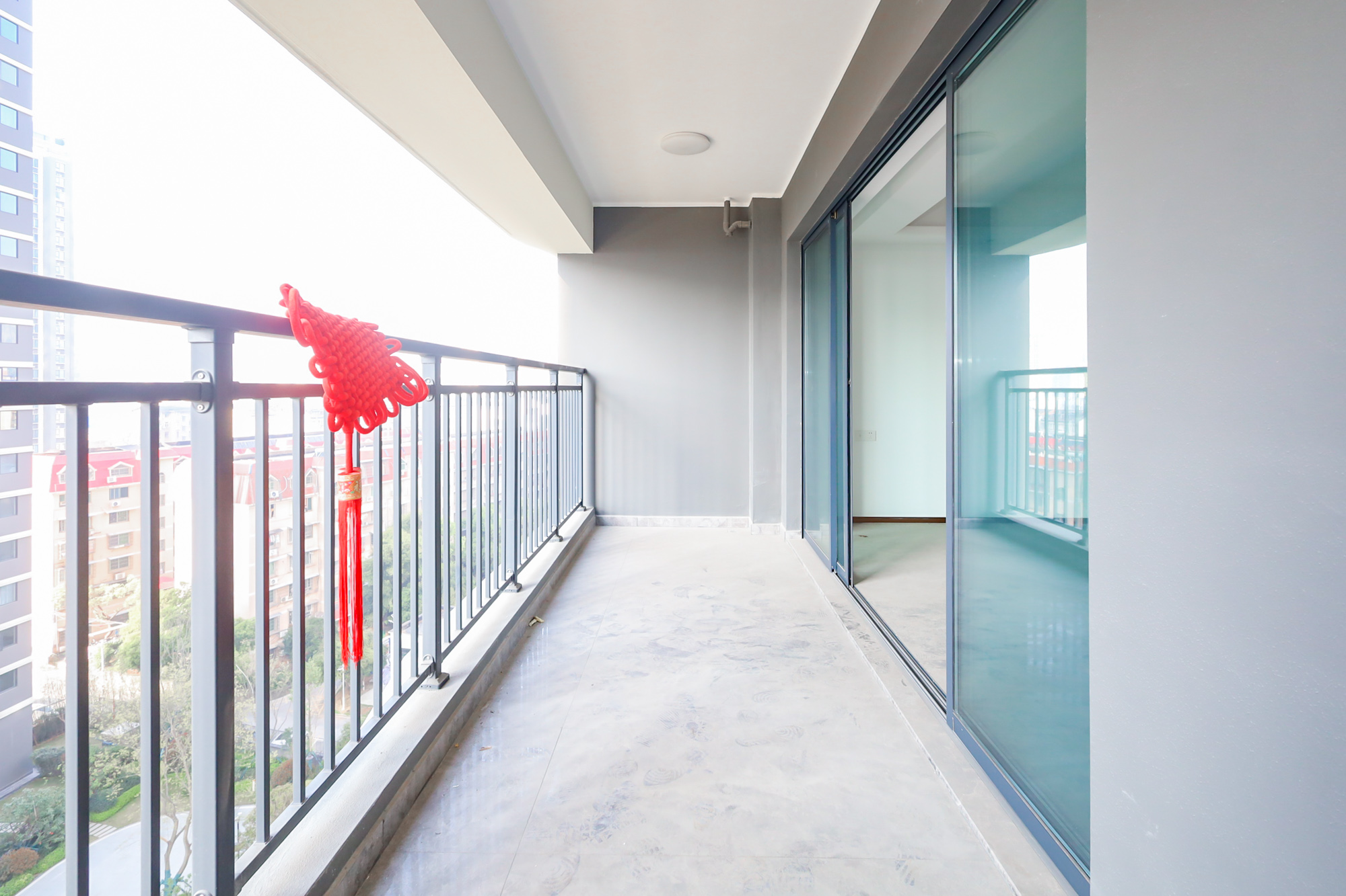 滨江府1913  4室2厅3卫    340.0万阳台