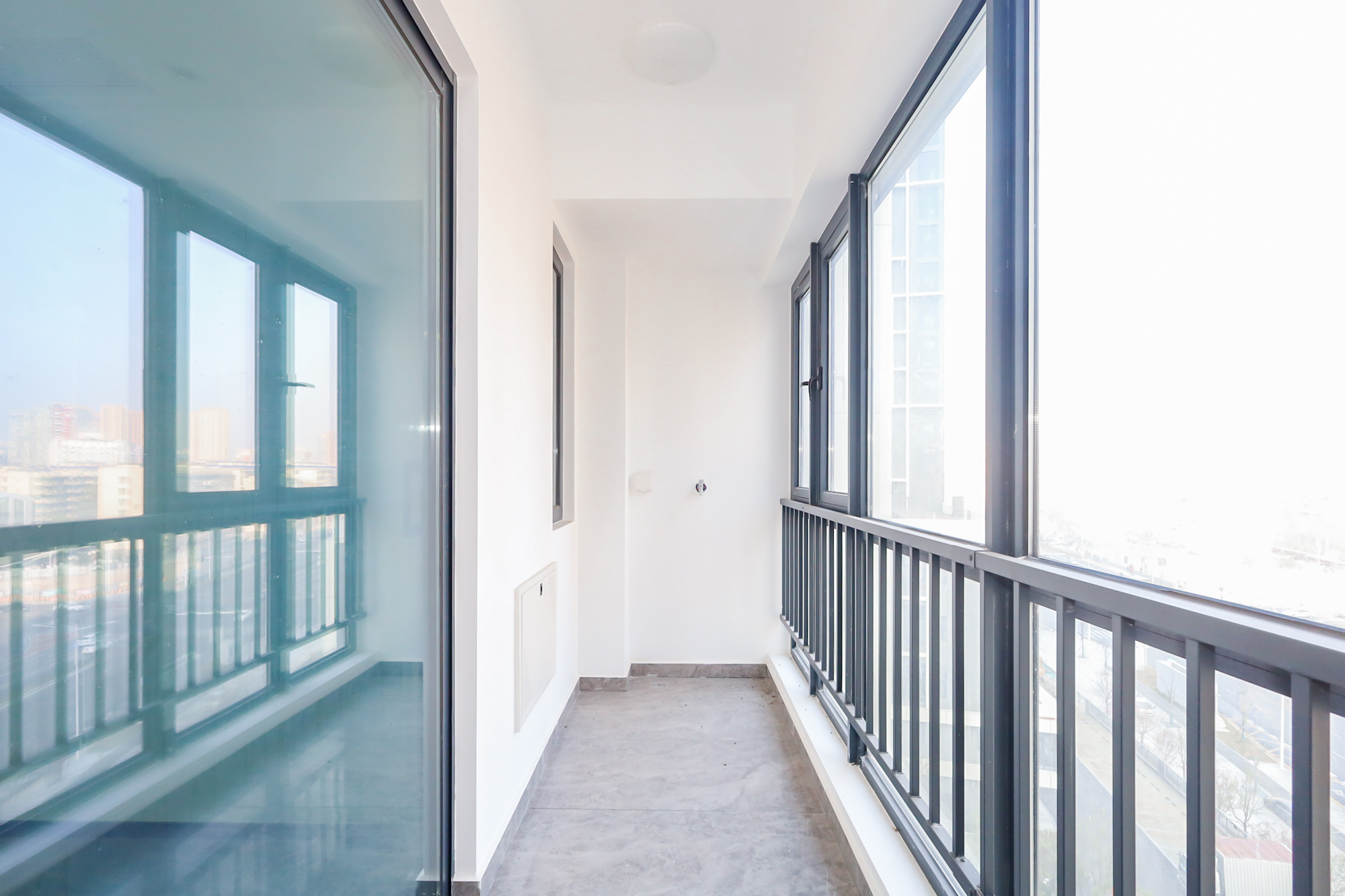 滨江府1913  4室2厅3卫    340.0万阳台