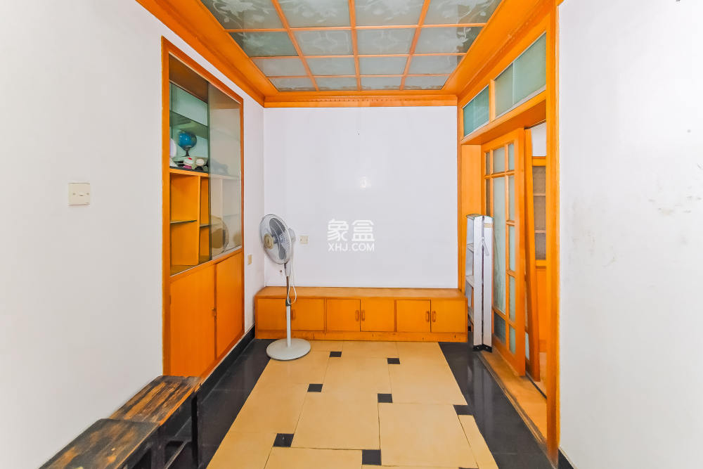 古堆山小區(qū)國(guó)家電網(wǎng)宿舍  3室2廳1衛(wèi)   52.00萬(wàn)