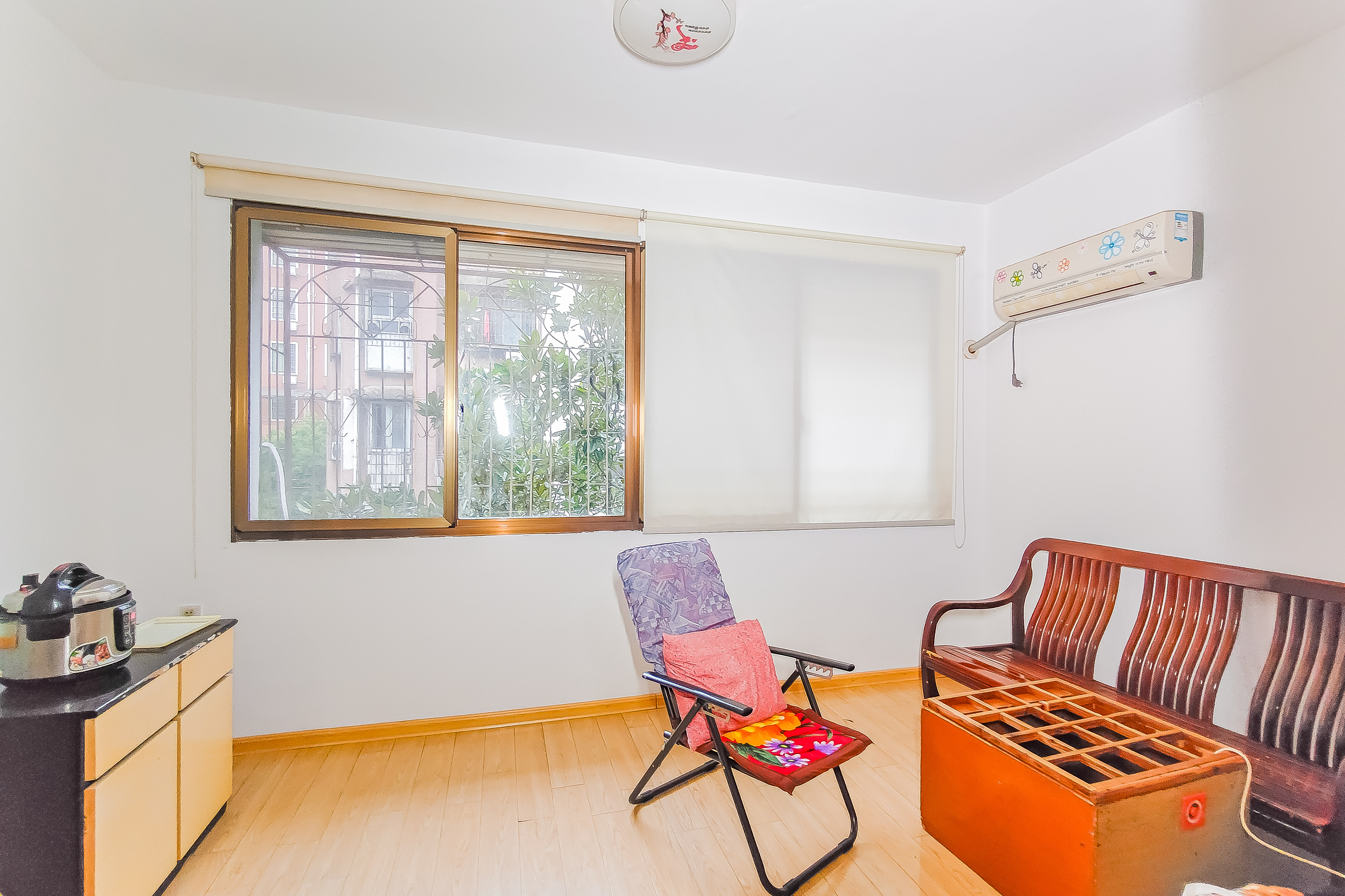 曙光中路邮政宿舍 3室2厅1卫 56.0万 曙光中路邮政宿舍 3室2厅1卫 56.0万阳台