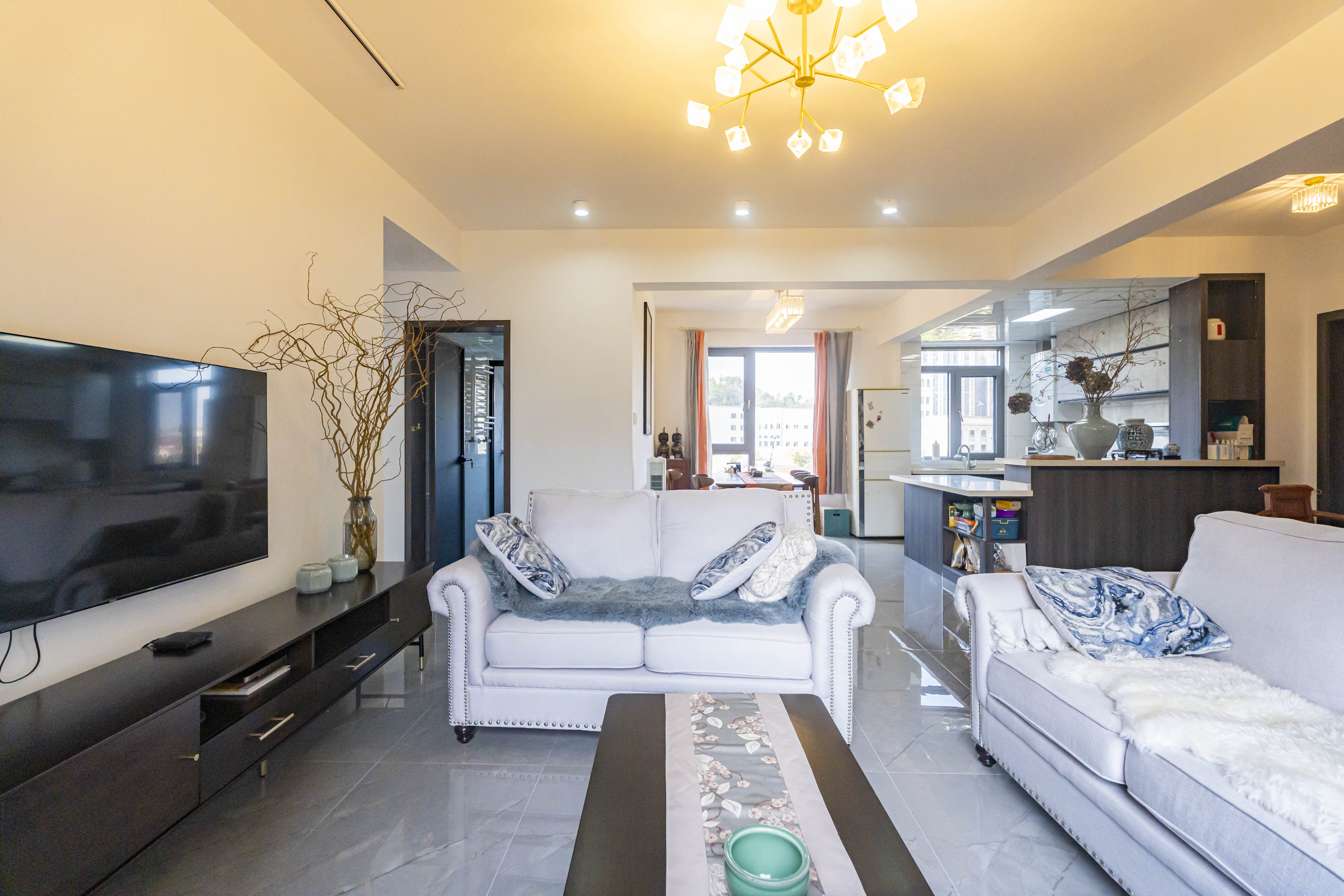 维一星城原山苑 2室2厅2卫 125.0万 维一星城原山苑 2室2厅2卫 125.0万客厅