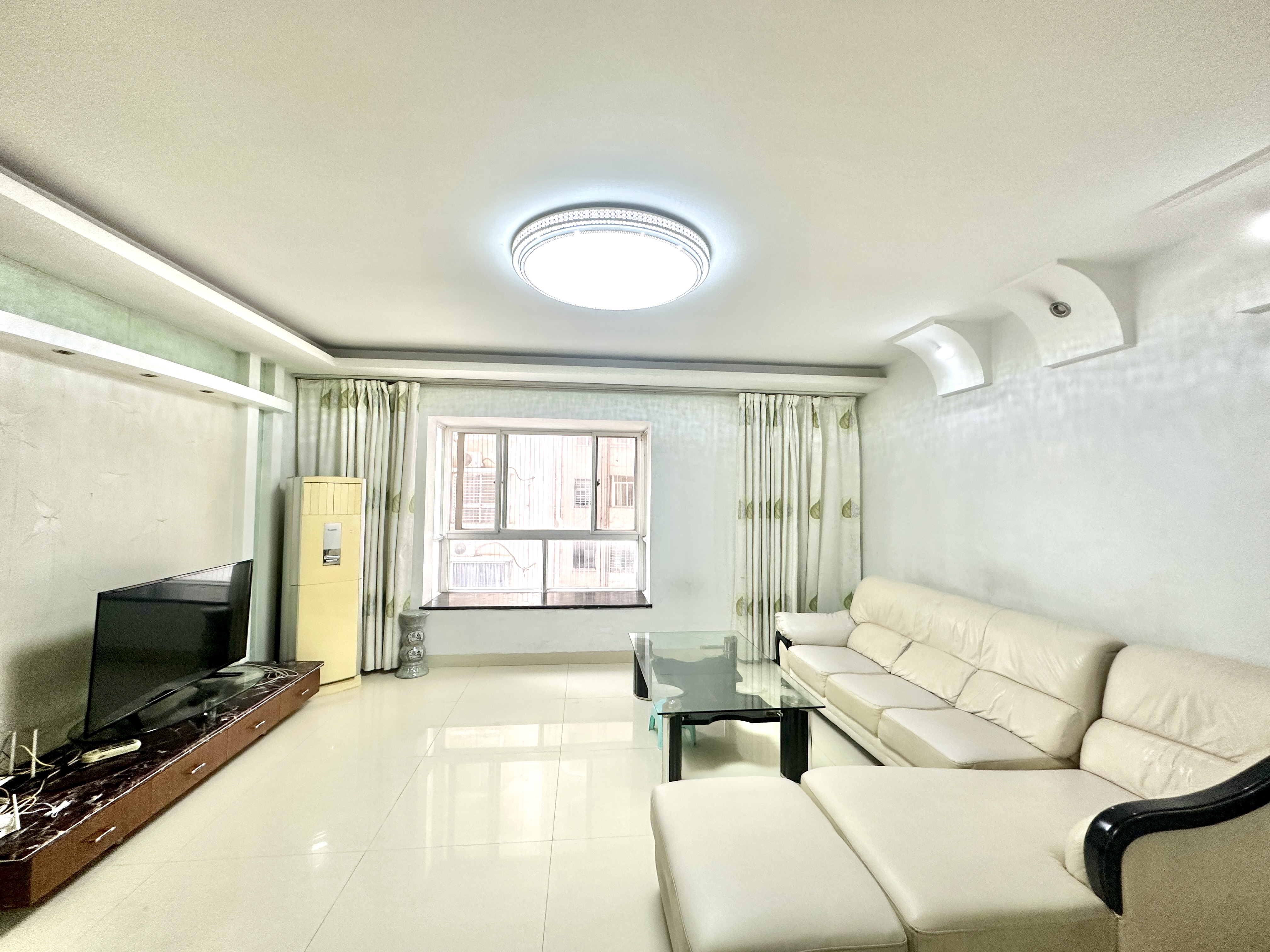 榆海雅苑 3室2厅1卫 163.0万 榆海雅苑 3室2厅1卫 163.0万客厅