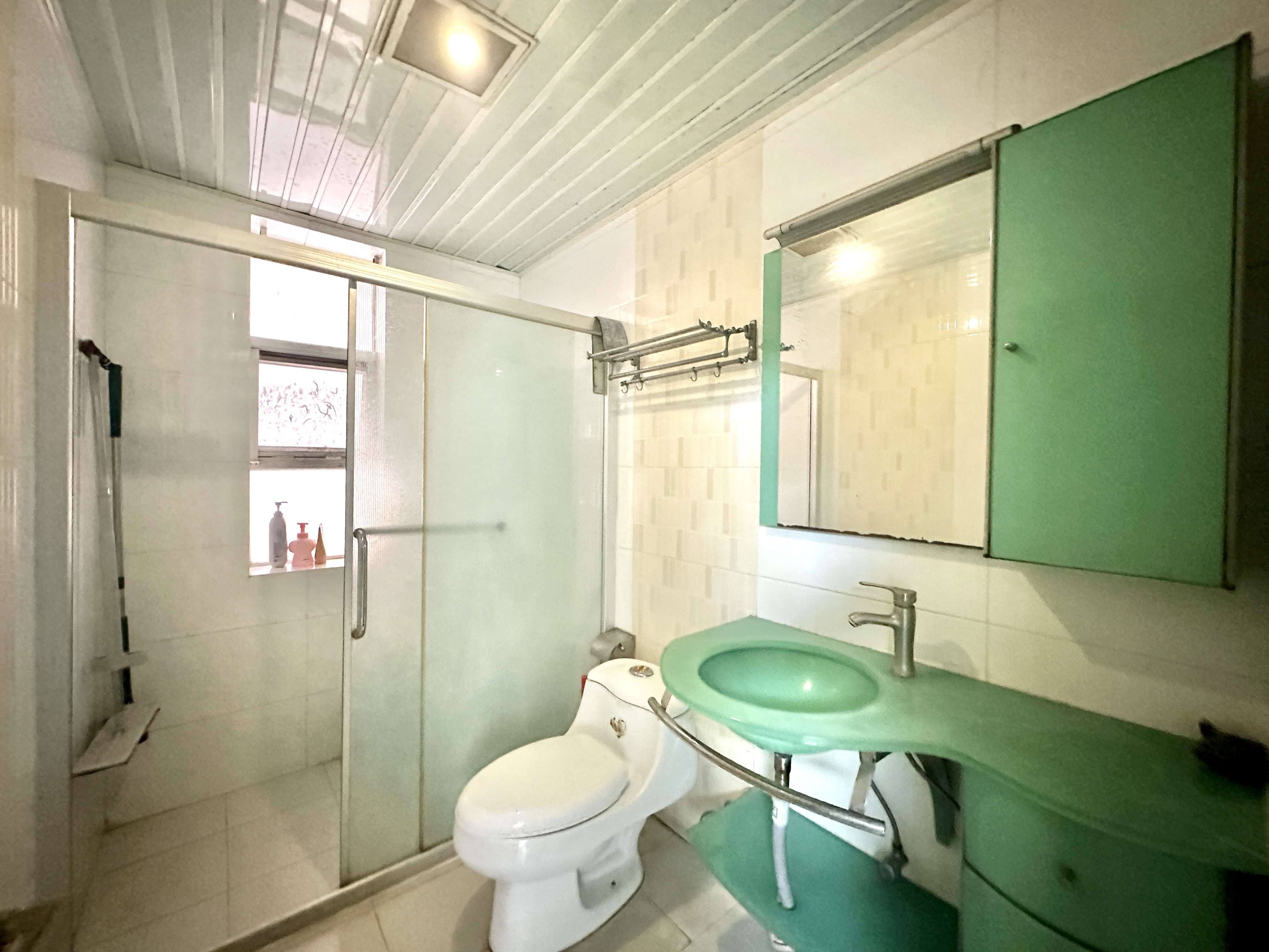 榆海雅苑 3室2厅1卫 163.0万 榆海雅苑 3室2厅1卫 163.0万卫生间