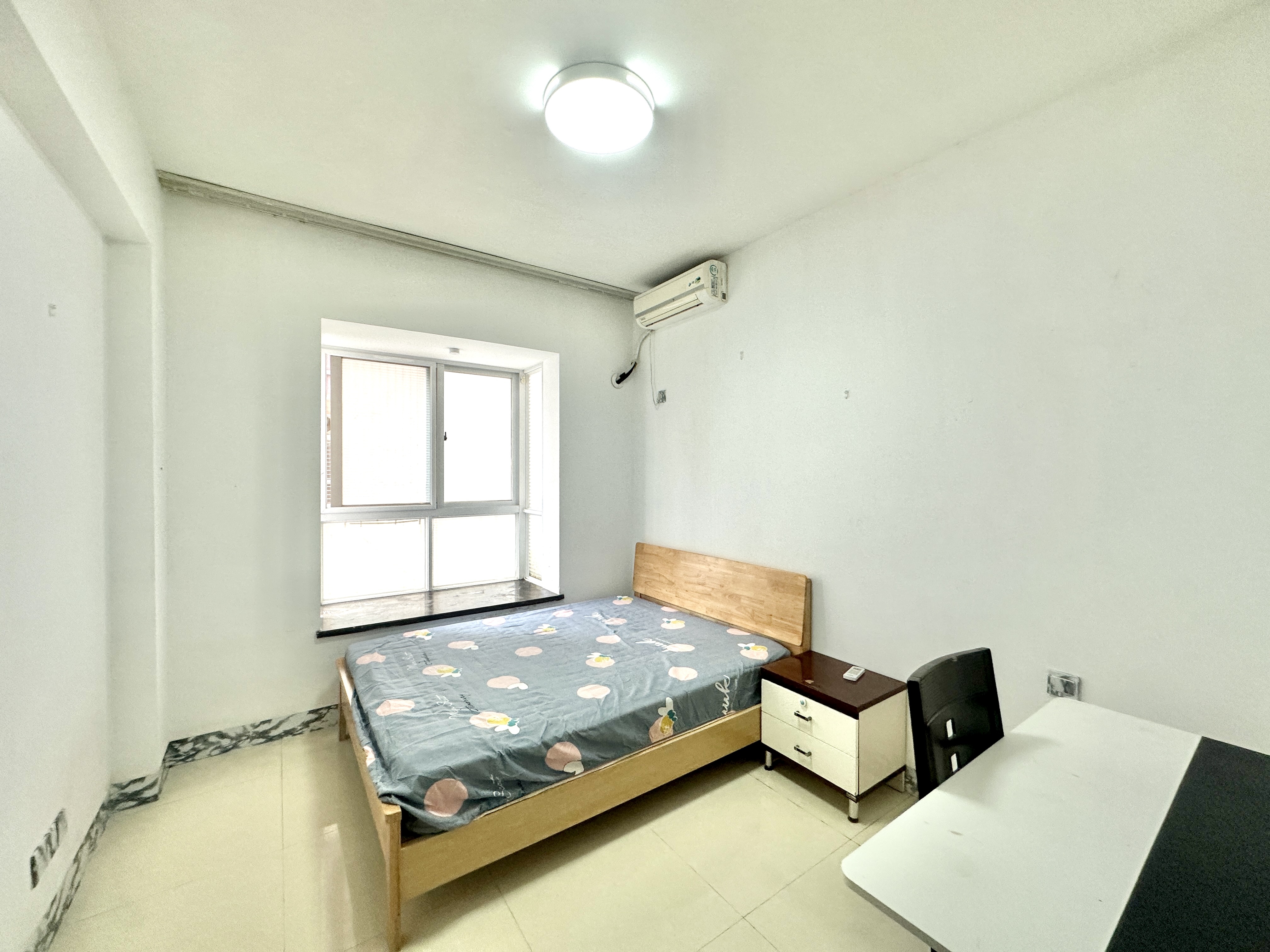 榆海雅苑 3室2厅1卫 163.0万 榆海雅苑 3室2厅1卫 163.0万卧室