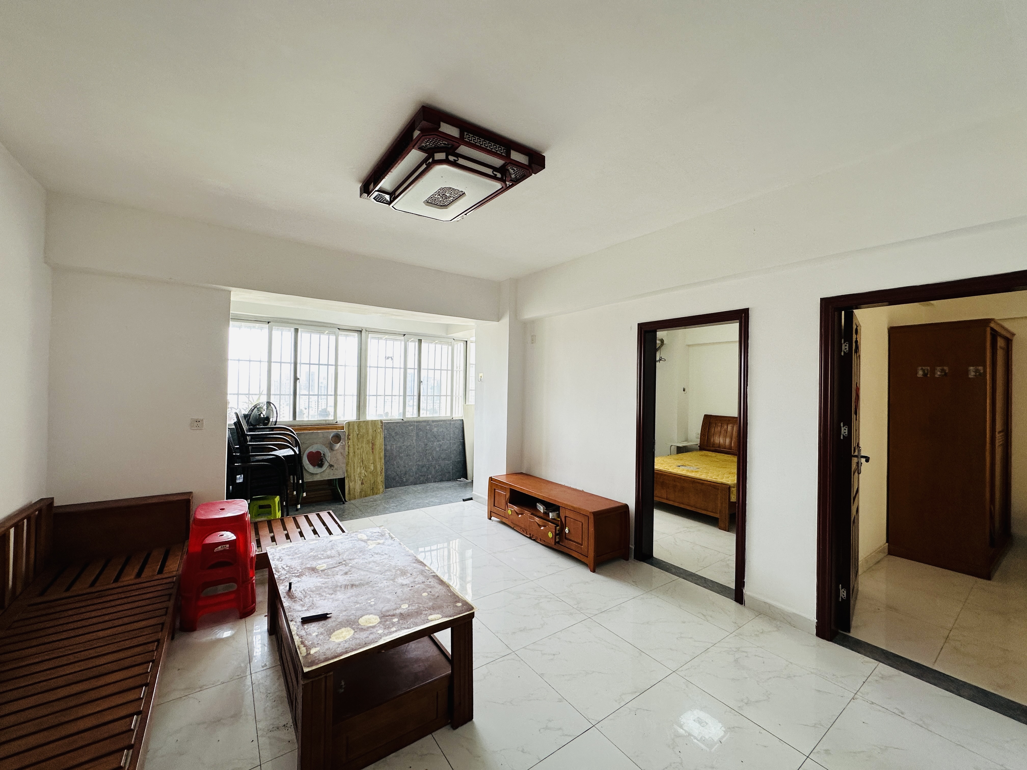 海建中远航运宿舍(义龙后路9号) 2室2厅1卫 73.0万 海建中远航运宿舍(义龙后路9号) 2室2厅1卫 73.0万客厅