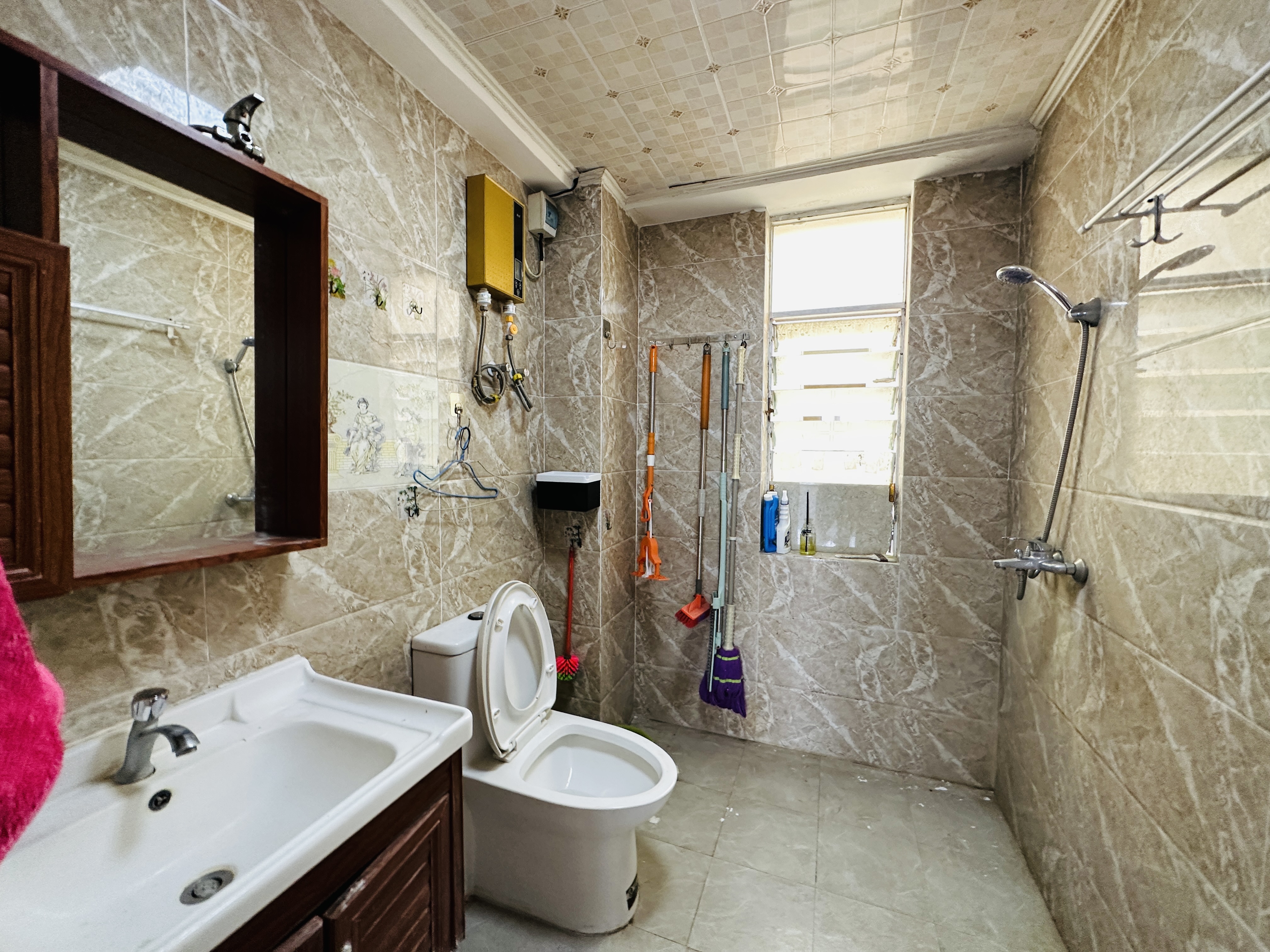 海建中远航运宿舍(义龙后路9号) 2室2厅1卫 73.0万 海建中远航运宿舍(义龙后路9号) 2室2厅1卫 73.0万卫生间