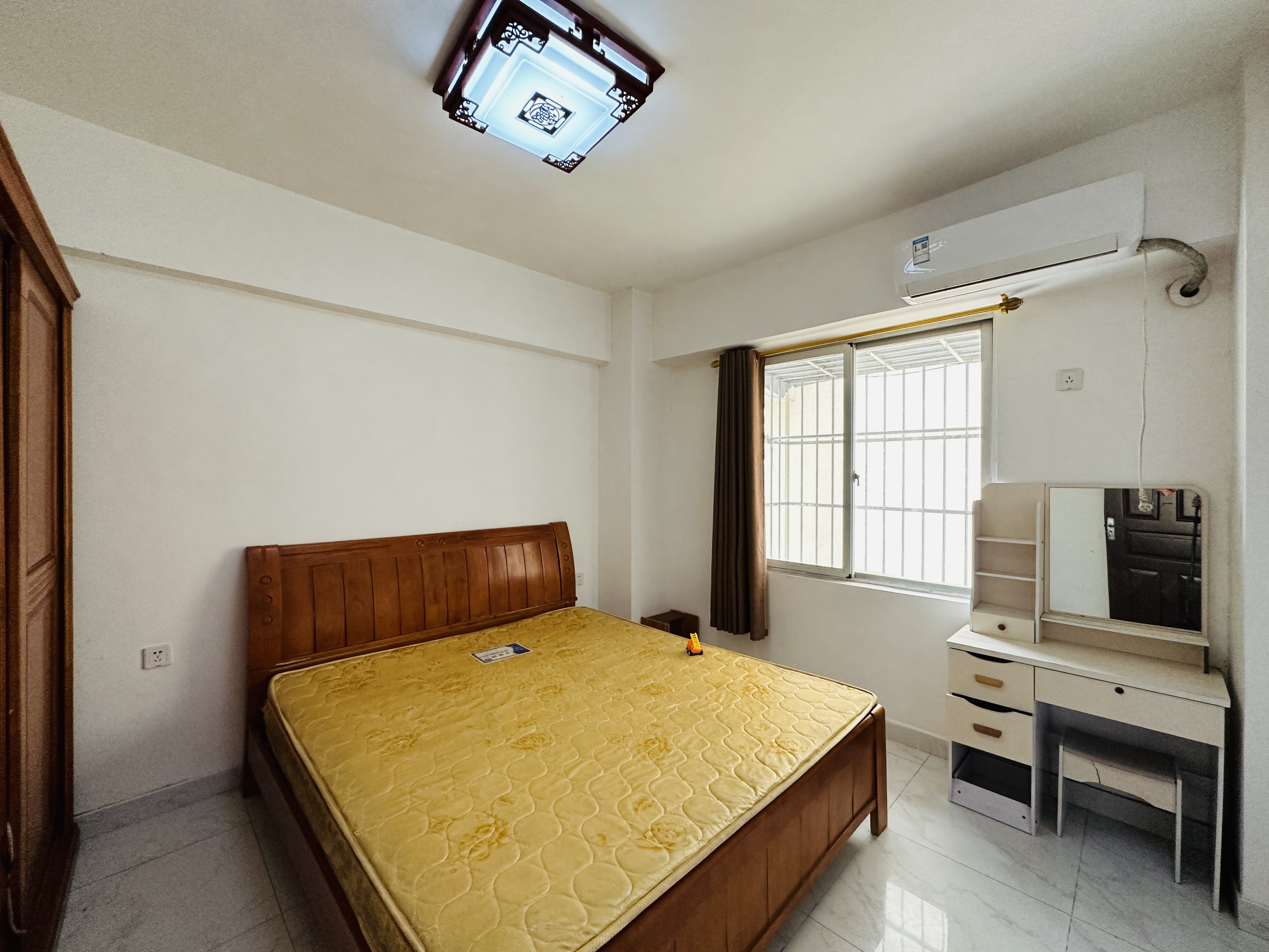 海建中远航运宿舍(义龙后路9号) 2室2厅1卫 73.0万 海建中远航运宿舍(义龙后路9号) 2室2厅1卫 73.0万卧室