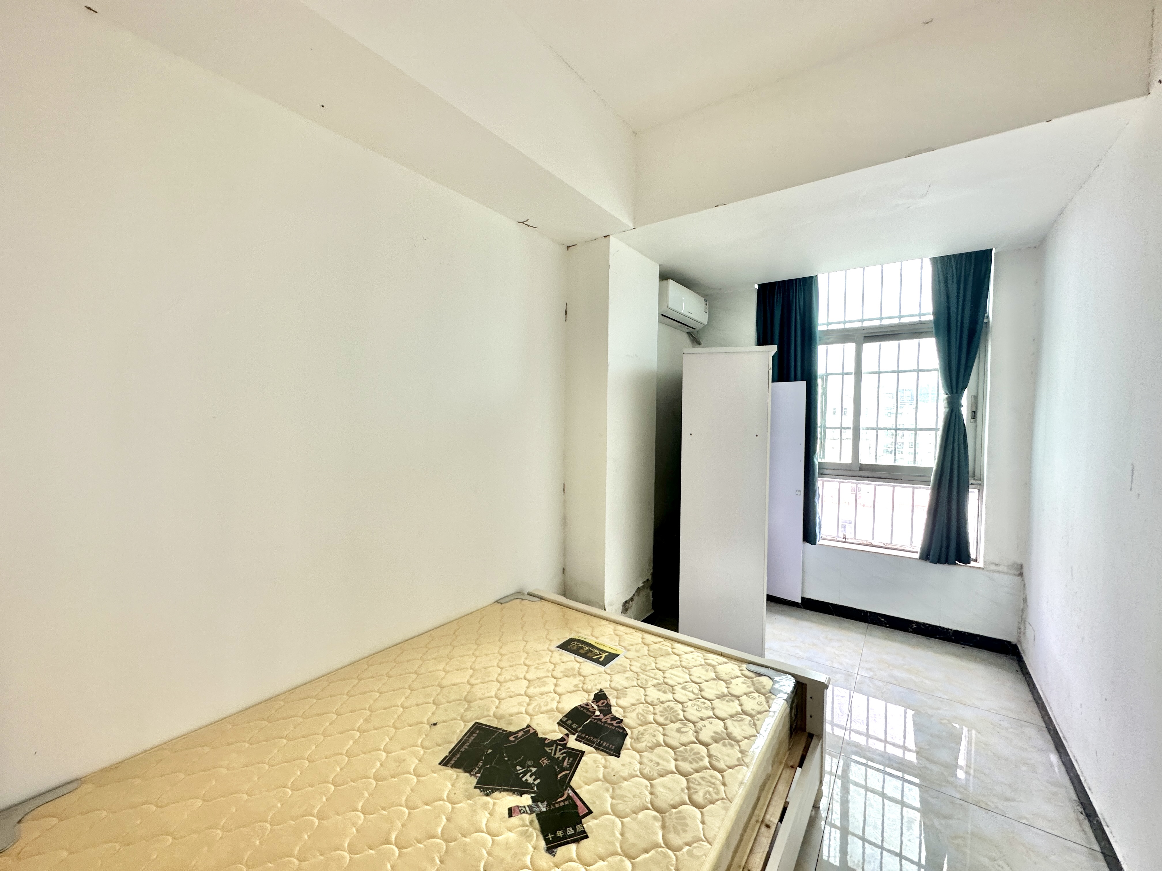 农行宿舍(龙华路)  2室2厅1卫    89.0万 农行宿舍(龙华路)  2室2厅1卫    89.0万卧室