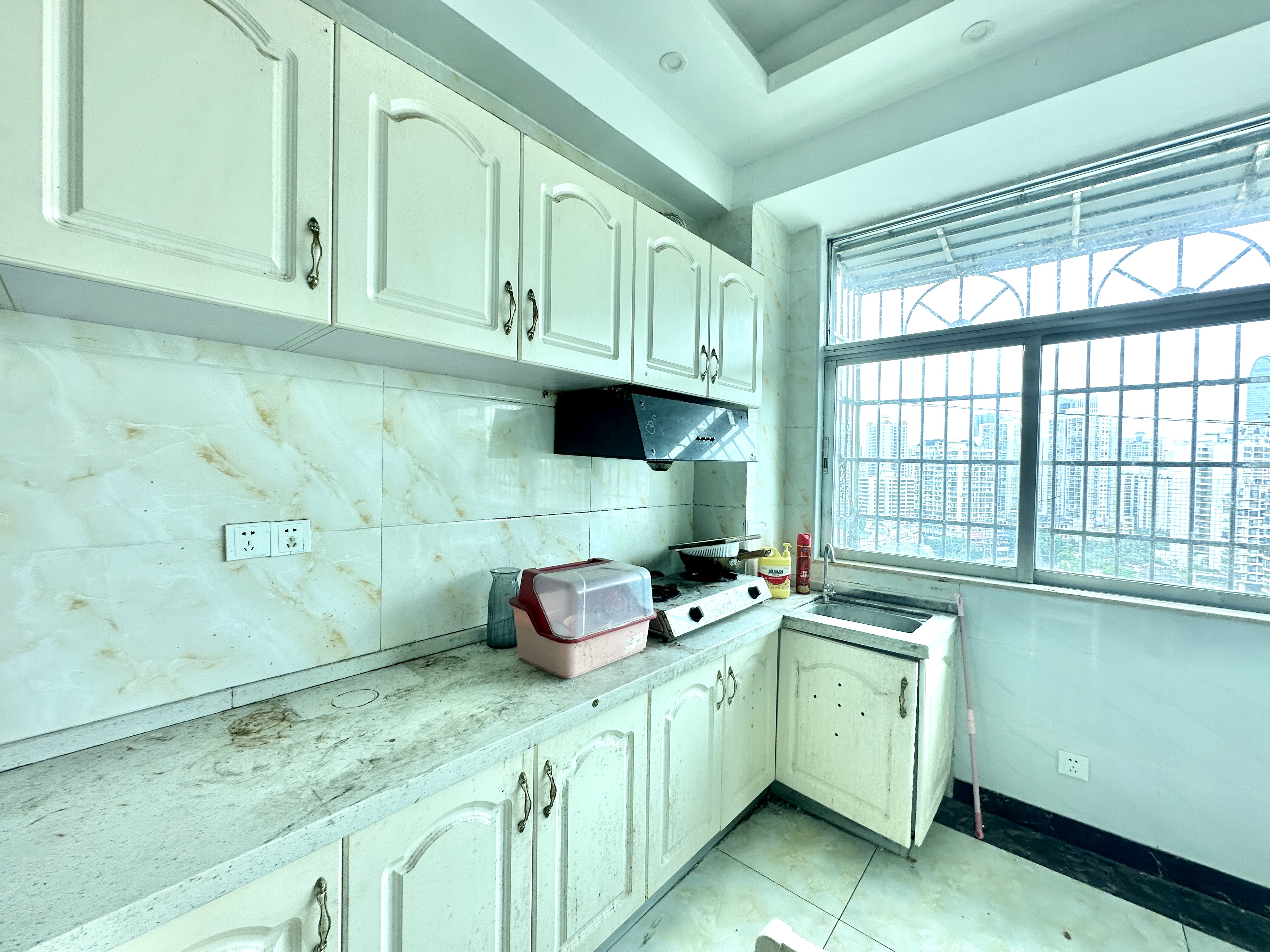 农行宿舍(龙华路)  2室2厅1卫    89.0万 农行宿舍(龙华路)  2室2厅1卫    89.0万厨房