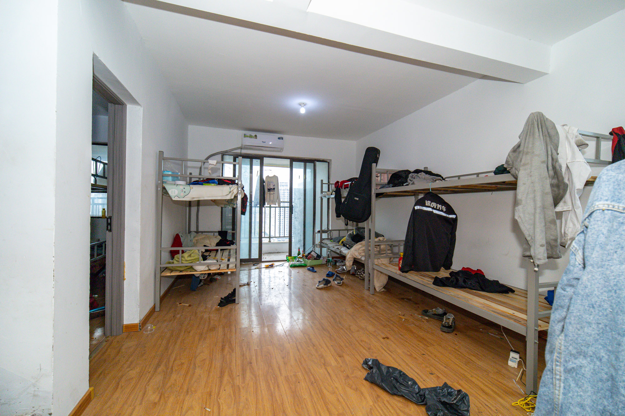 星湖湾一期高层  4室2厅2卫    89.8万 星湖湾一期高层  4室2厅2卫    89.8万客厅