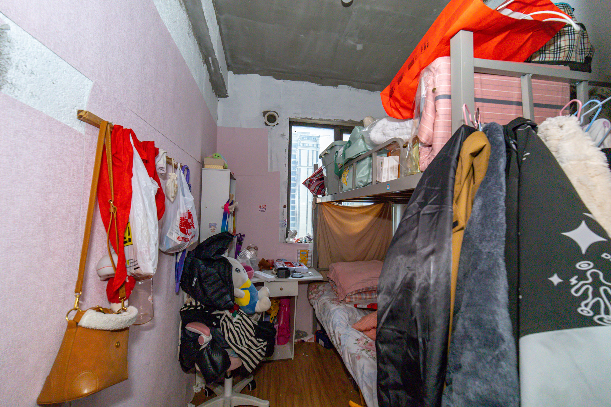 星湖湾一期高层  4室2厅2卫    89.8万 星湖湾一期高层  4室2厅2卫    89.8万卧室