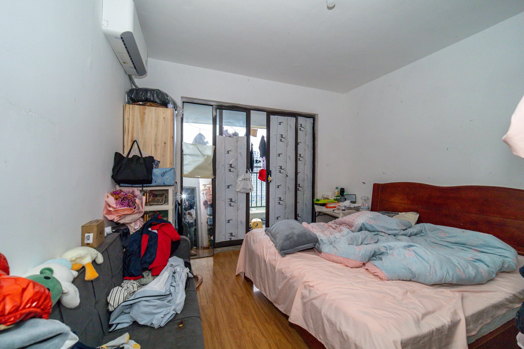 星湖湾一期高层  4室2厅2卫    89.8万 星湖湾一期高层  4室2厅2卫    89.8万卧室