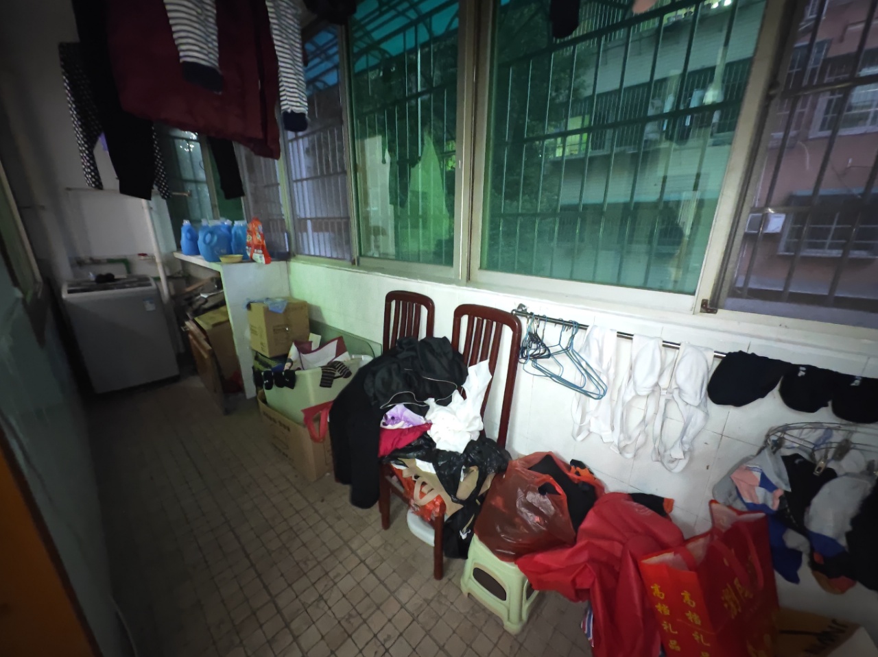 银苑小区 4室2厅2卫 62.0万 银苑小区 4室2厅2卫 62.0万室内图