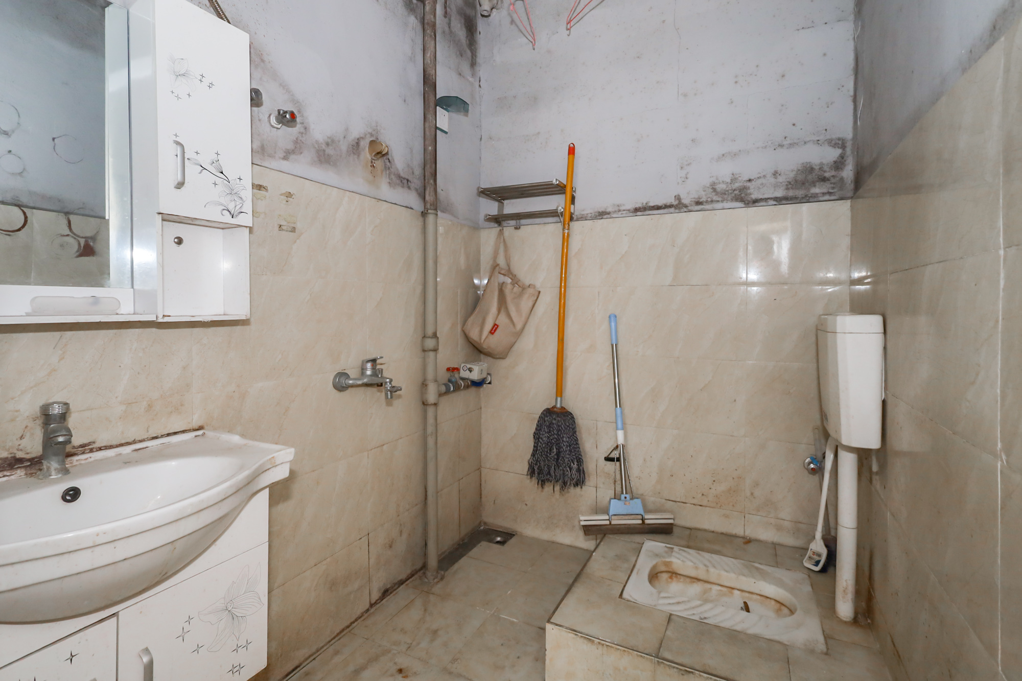 香海西岸  4室2厅2卫    149.96万 香海西岸  4室2厅2卫    149.96万卫生间