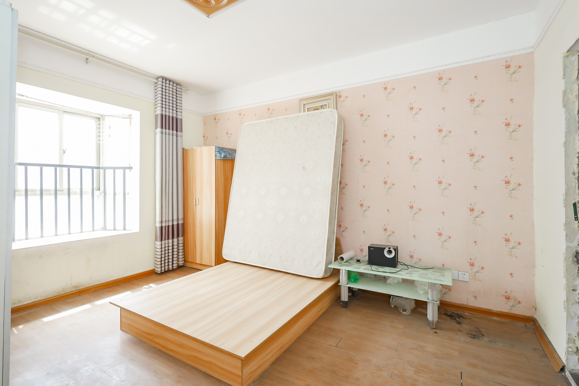 香海西岸  4室2厅2卫    149.96万 香海西岸  4室2厅2卫    149.96万卧室