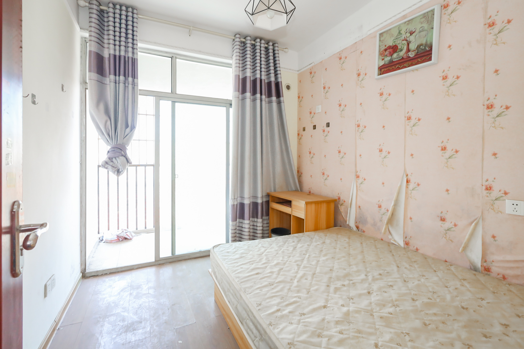 香海西岸  4室2厅2卫    149.96万 香海西岸  4室2厅2卫    149.96万卧室