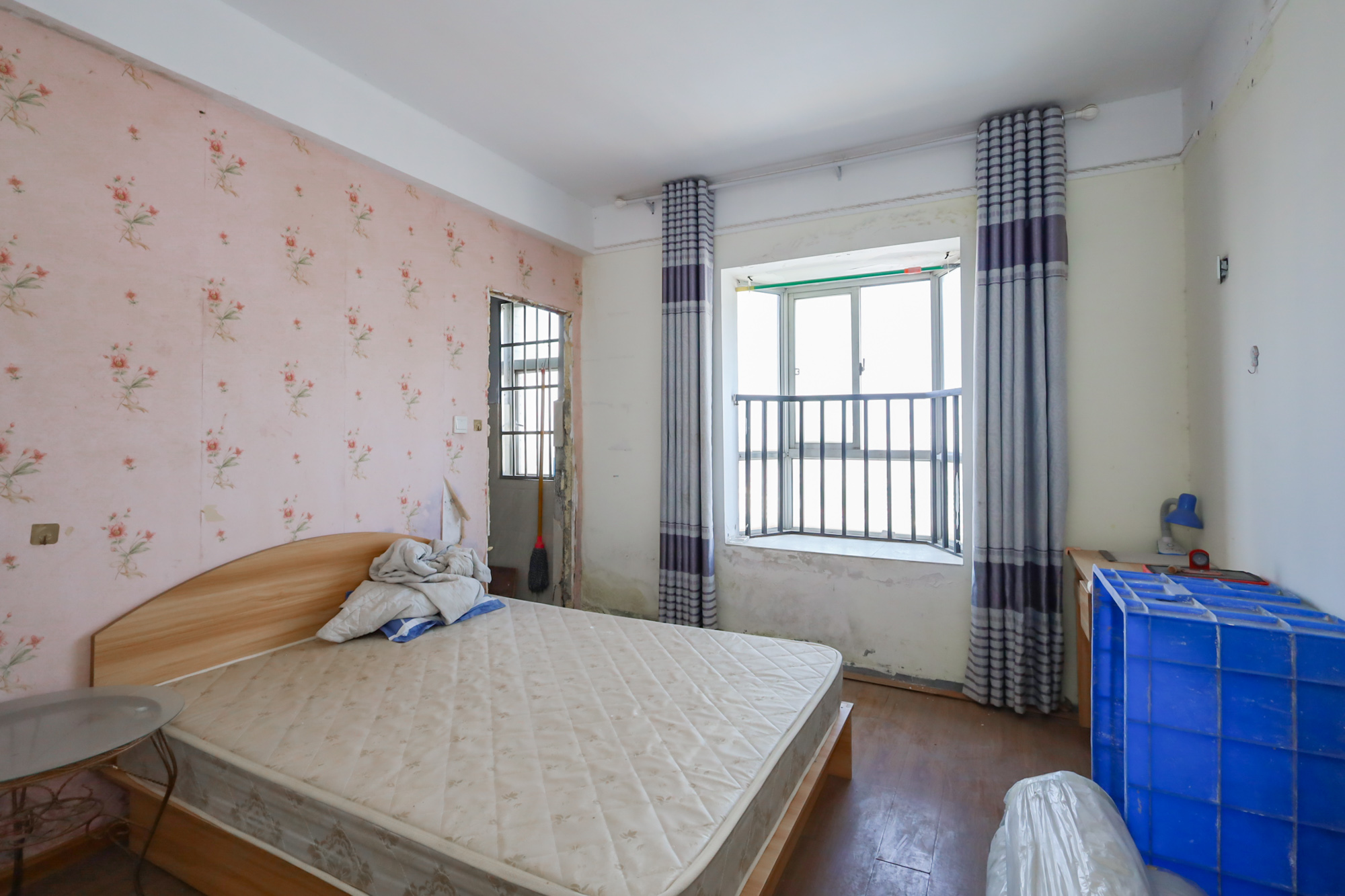 香海西岸  4室2厅2卫    149.96万 香海西岸  4室2厅2卫    149.96万卧室