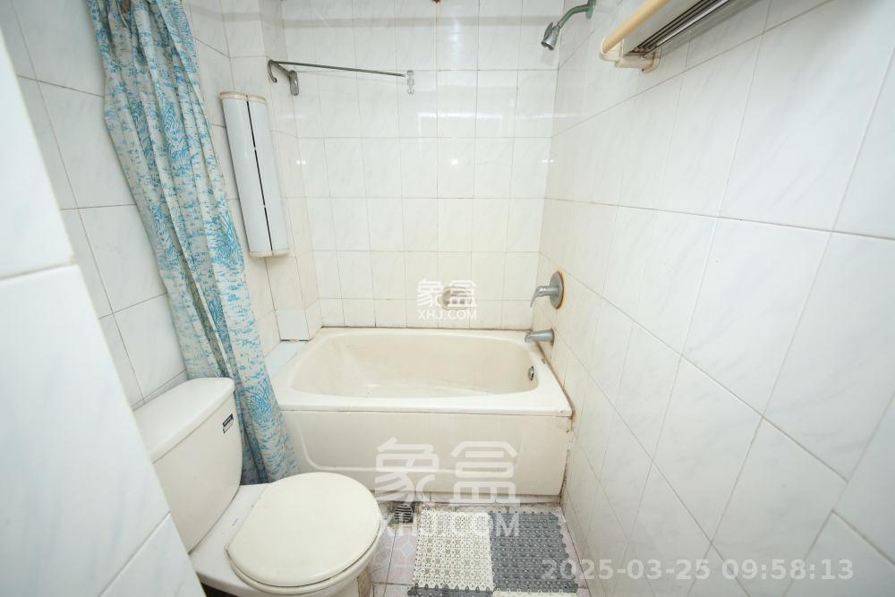 芙蓉区工商局宿舍  3室2厅2卫   1800.00元/月室内图
