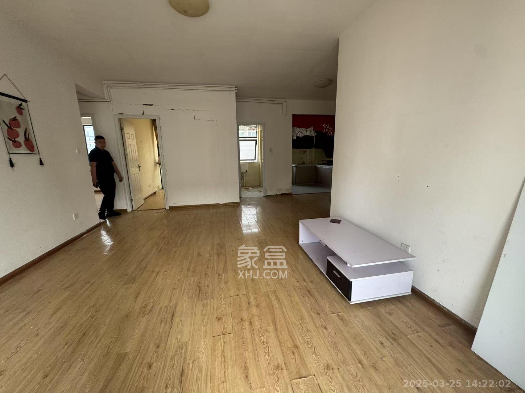 中南红领邦(红星嘉和苑) 3室1厅1卫 2000.0元/月 中南红领邦(红星嘉和苑) 3室1厅1卫 2000.0元/月室内图