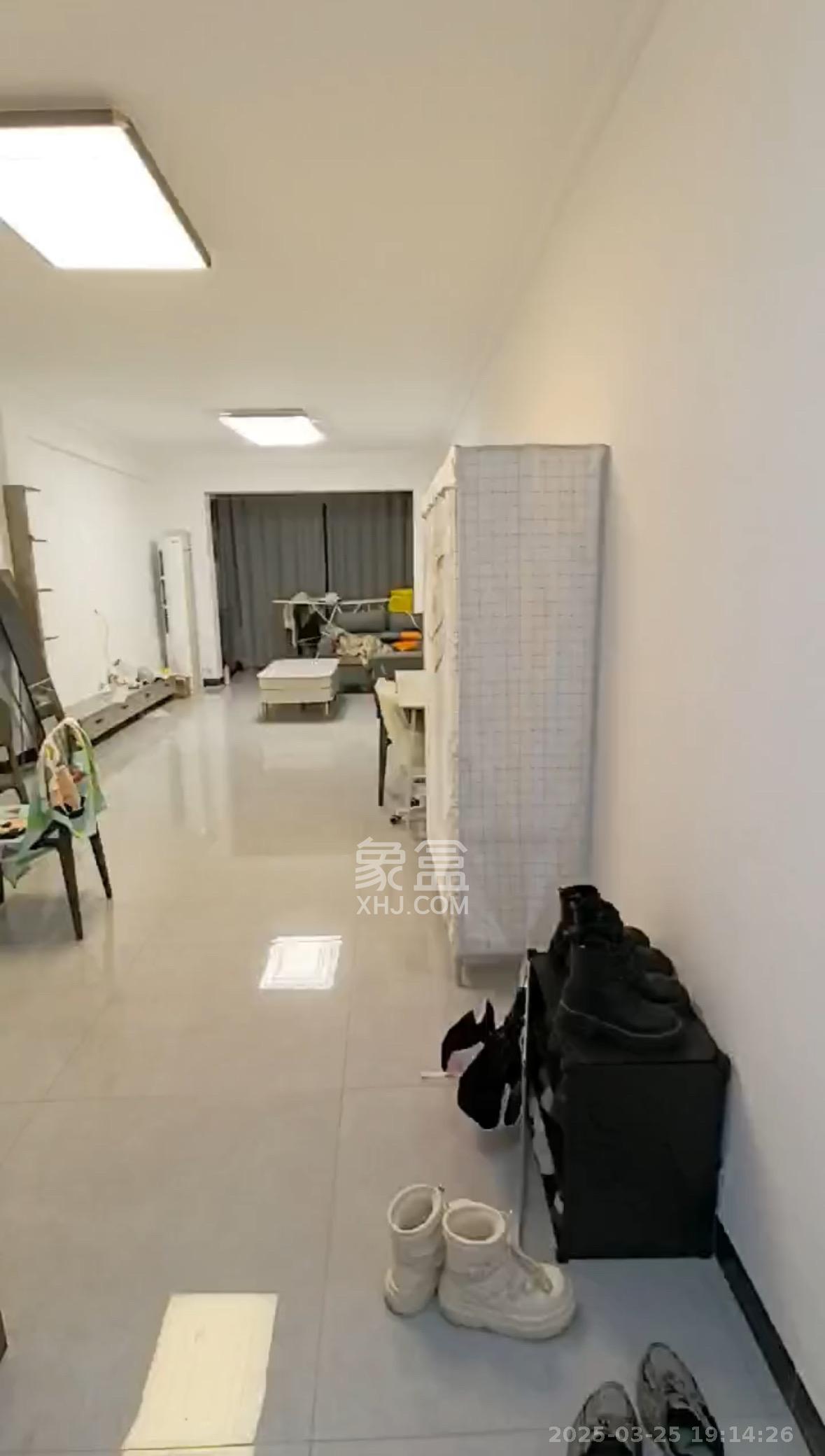 金南家园三期 1室2厅1卫 2200.0元/月 金南家园三期 1室2厅1卫 2200.0元/月室内图