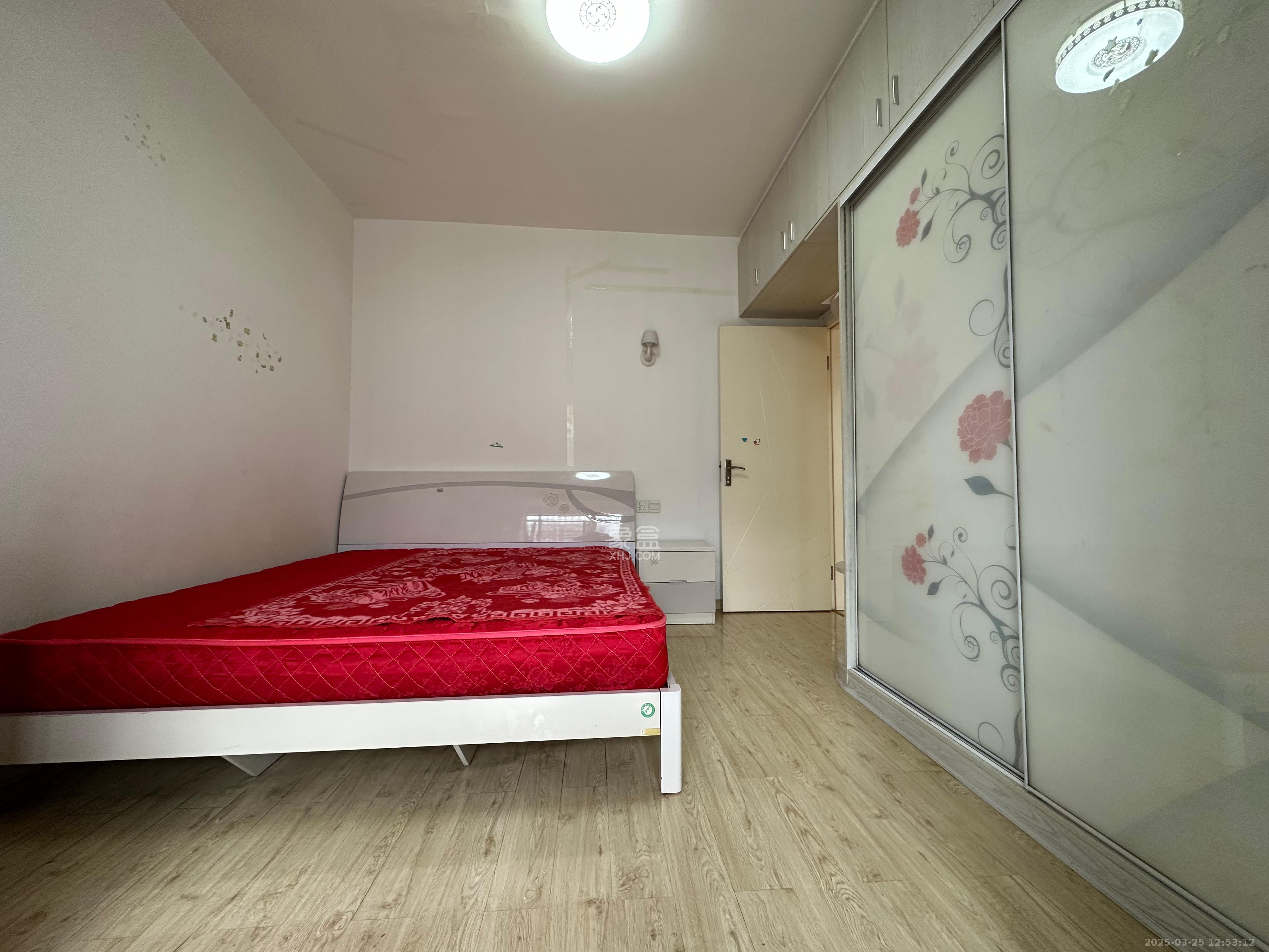 泊林晶城  3室2厅1卫   1800.00元/月室内图