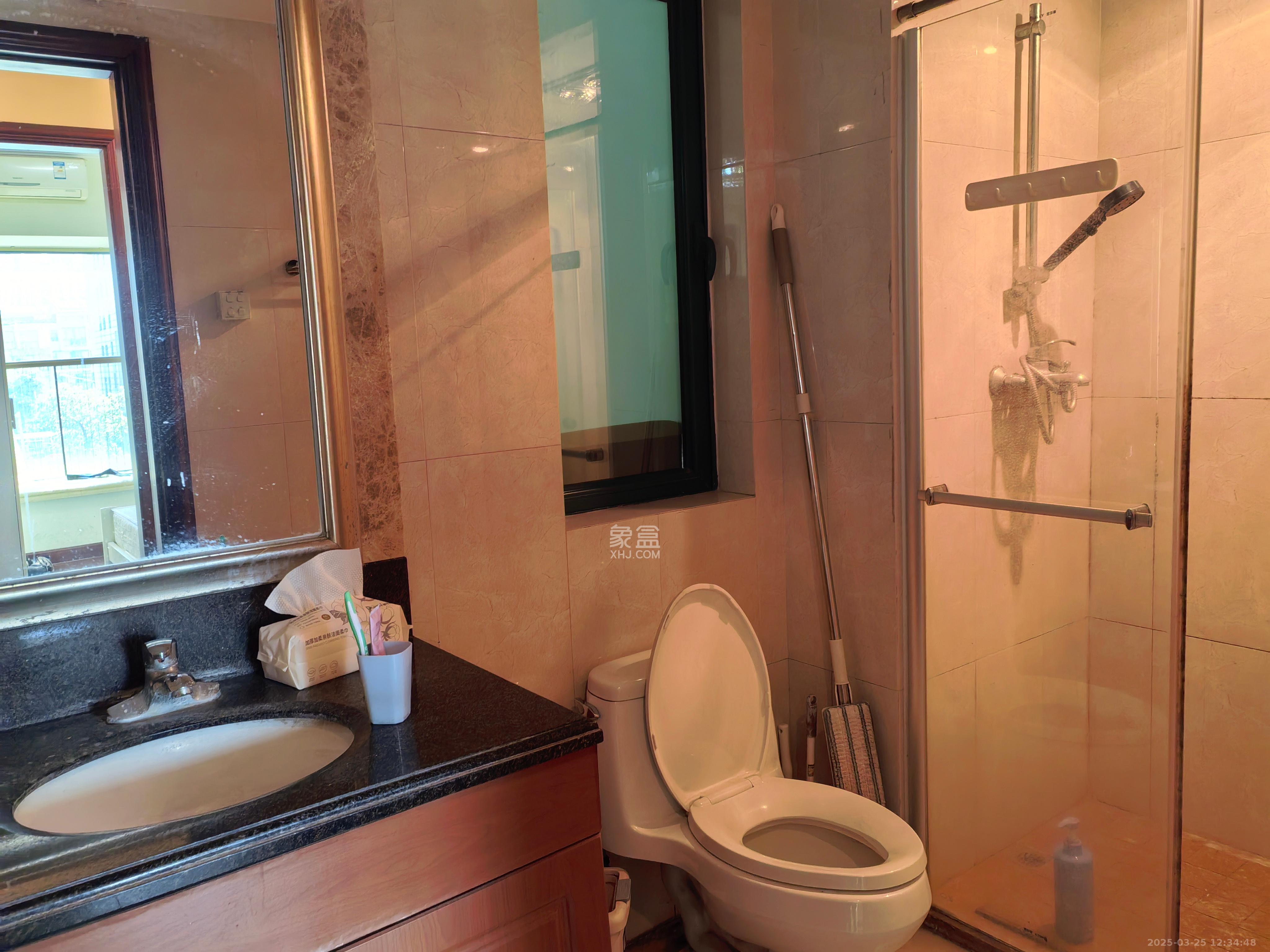 恒大名都  2室2厅1卫    1500.0元/月室内图